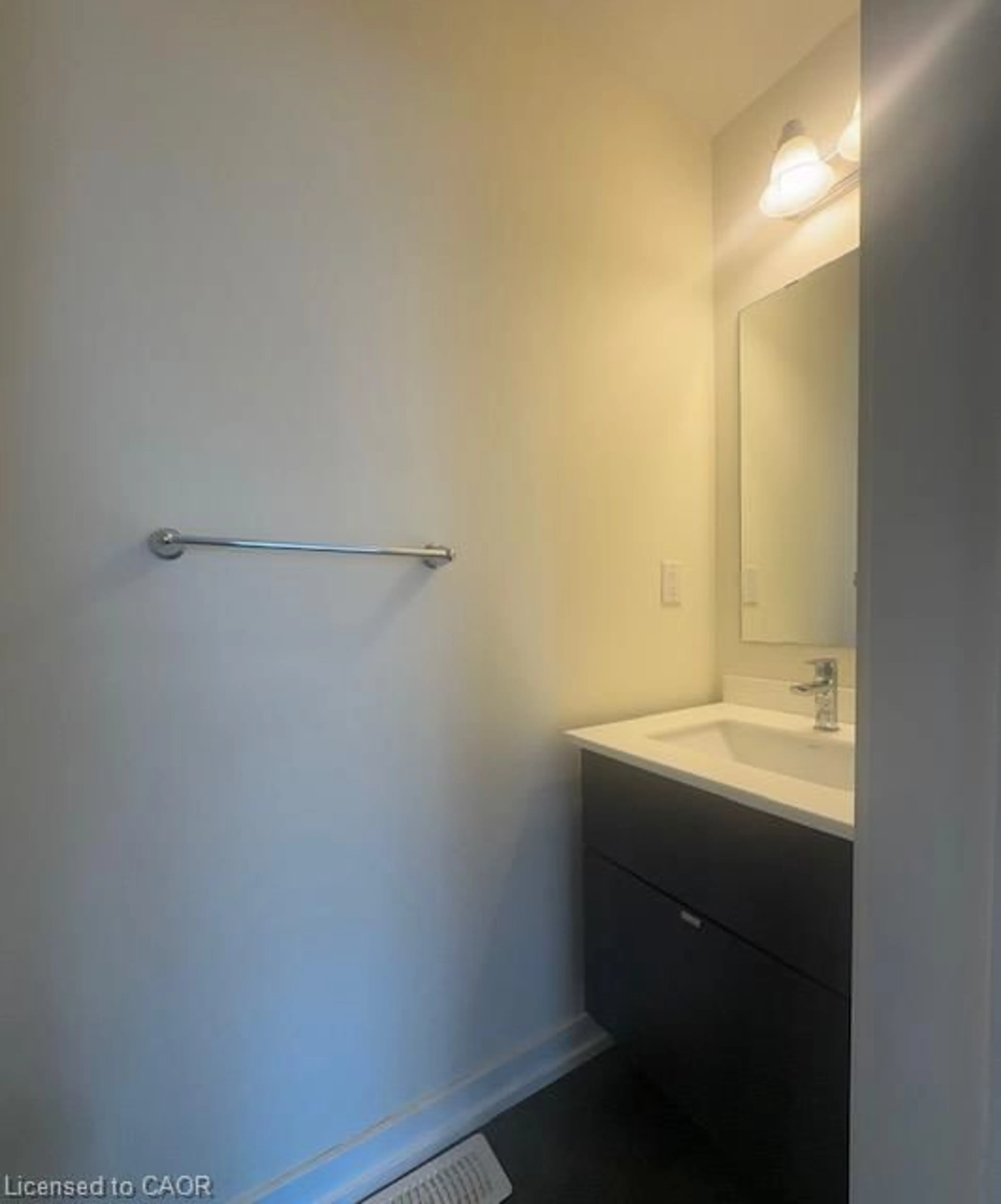 A pic of a room for 166 Squire Cres, Oakville Ontario L6H 0L7