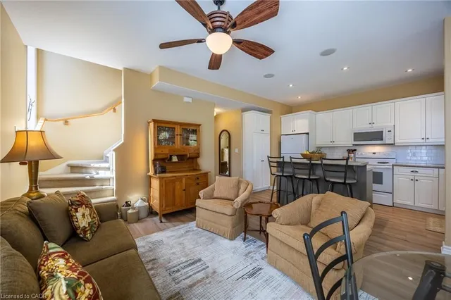 6 Reserve St, Turkey Point 2