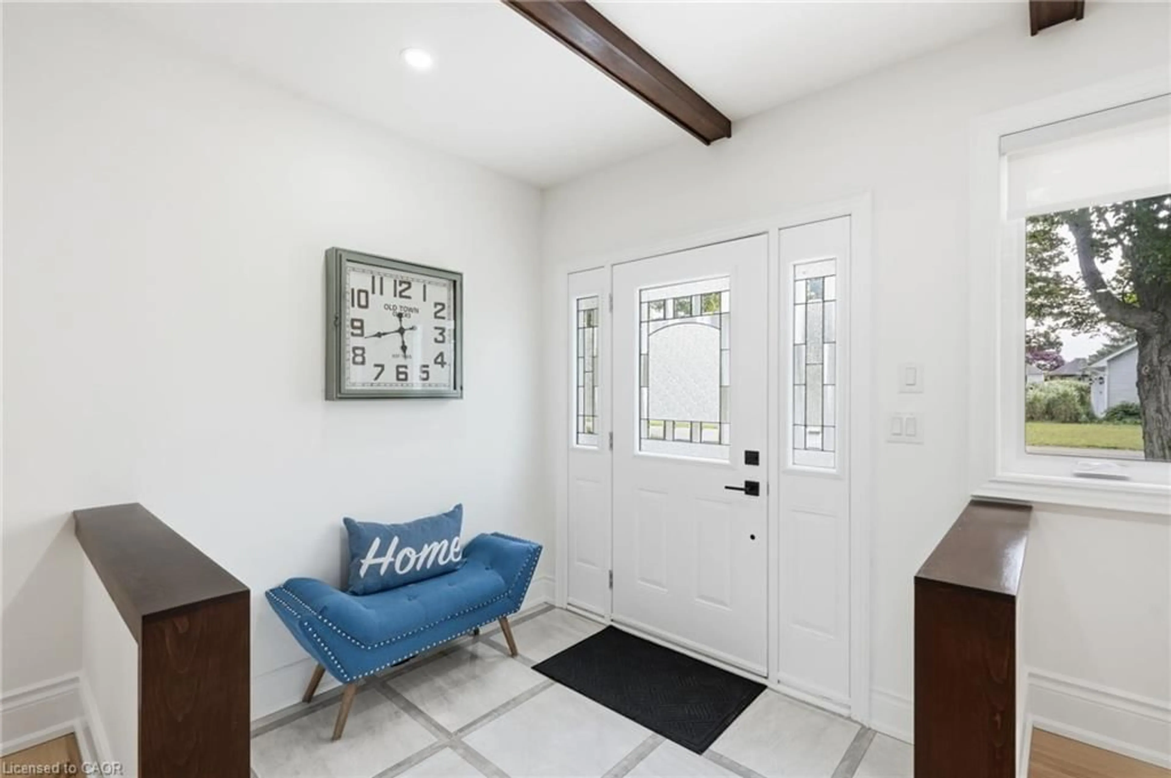 Indoor entryway for 4861 Mapleview Cres, Sherkston Ontario L0S 1R0