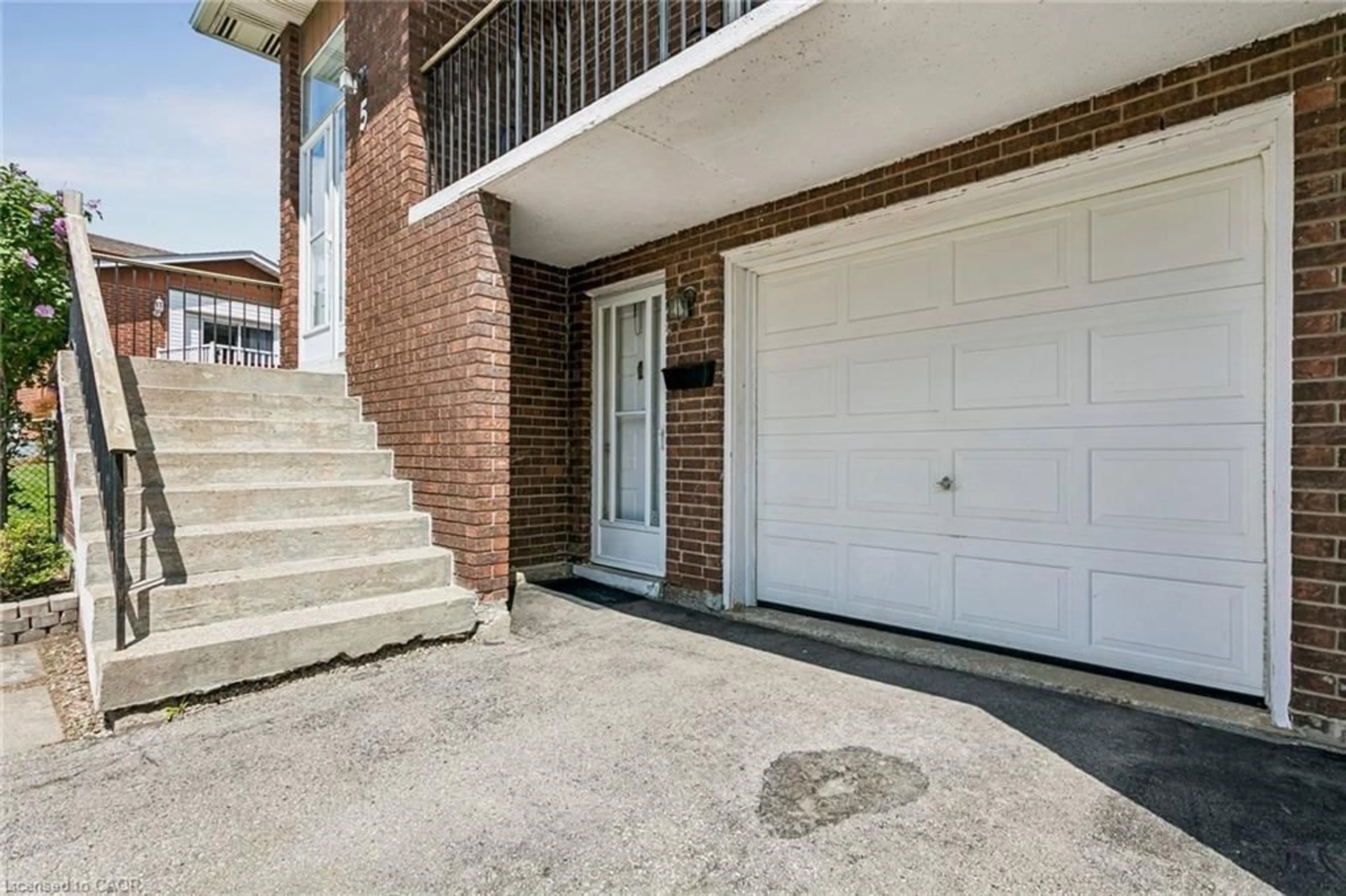 Unknown for 5 Hockley Path, Brampton Ontario L6V 3R2