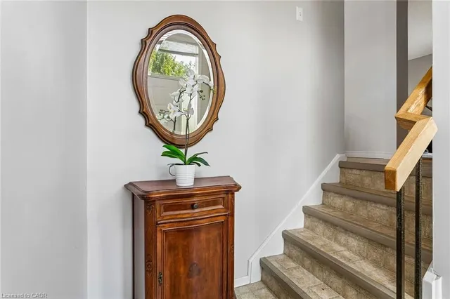 5 Hockley Path, Brampton 5