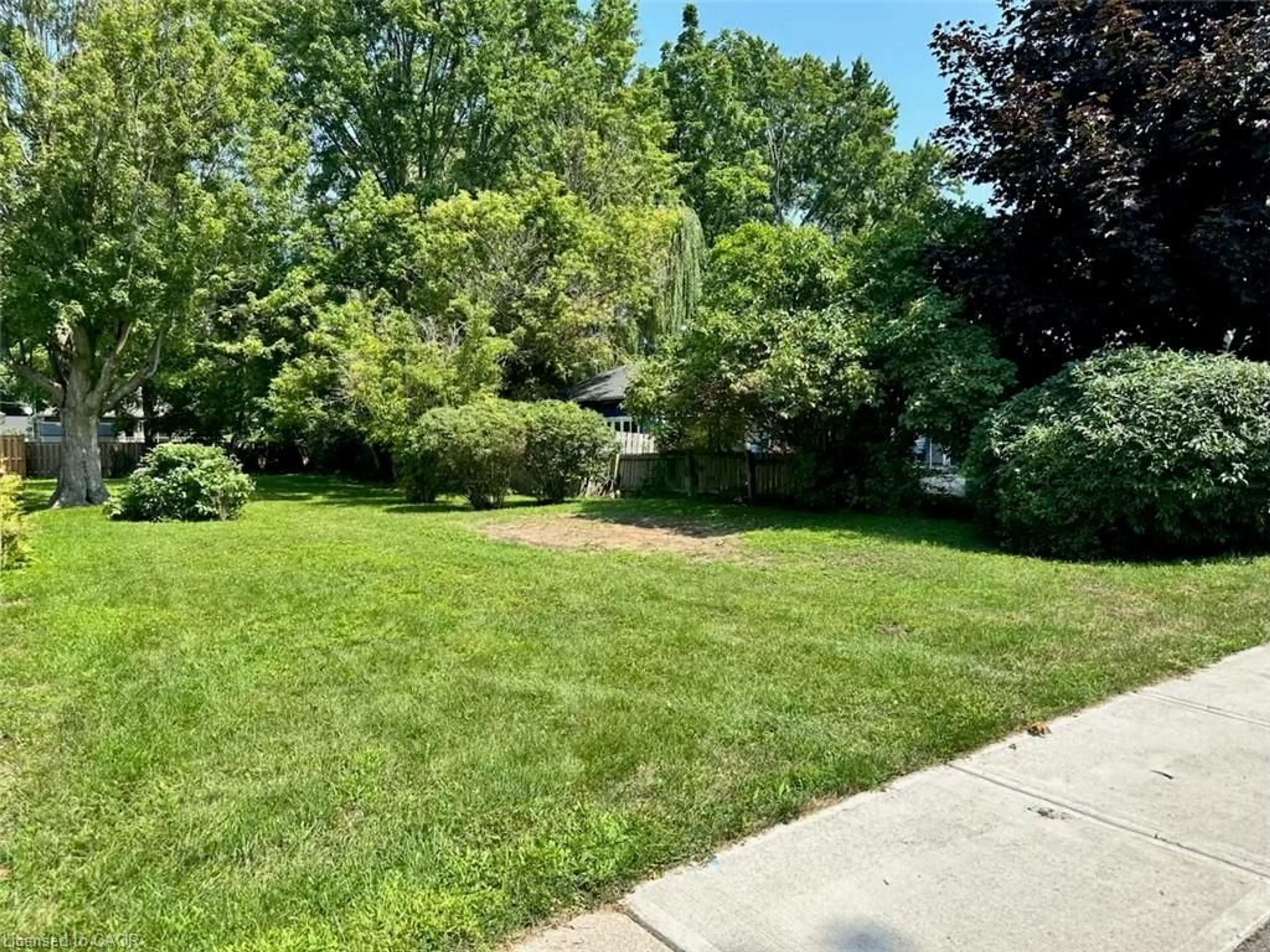 A pic from outside/outdoor area/front of a property/back of a property/a pic from drone, unknown for VL North Cayuga St, Dunnville Ontario N1A 1P4