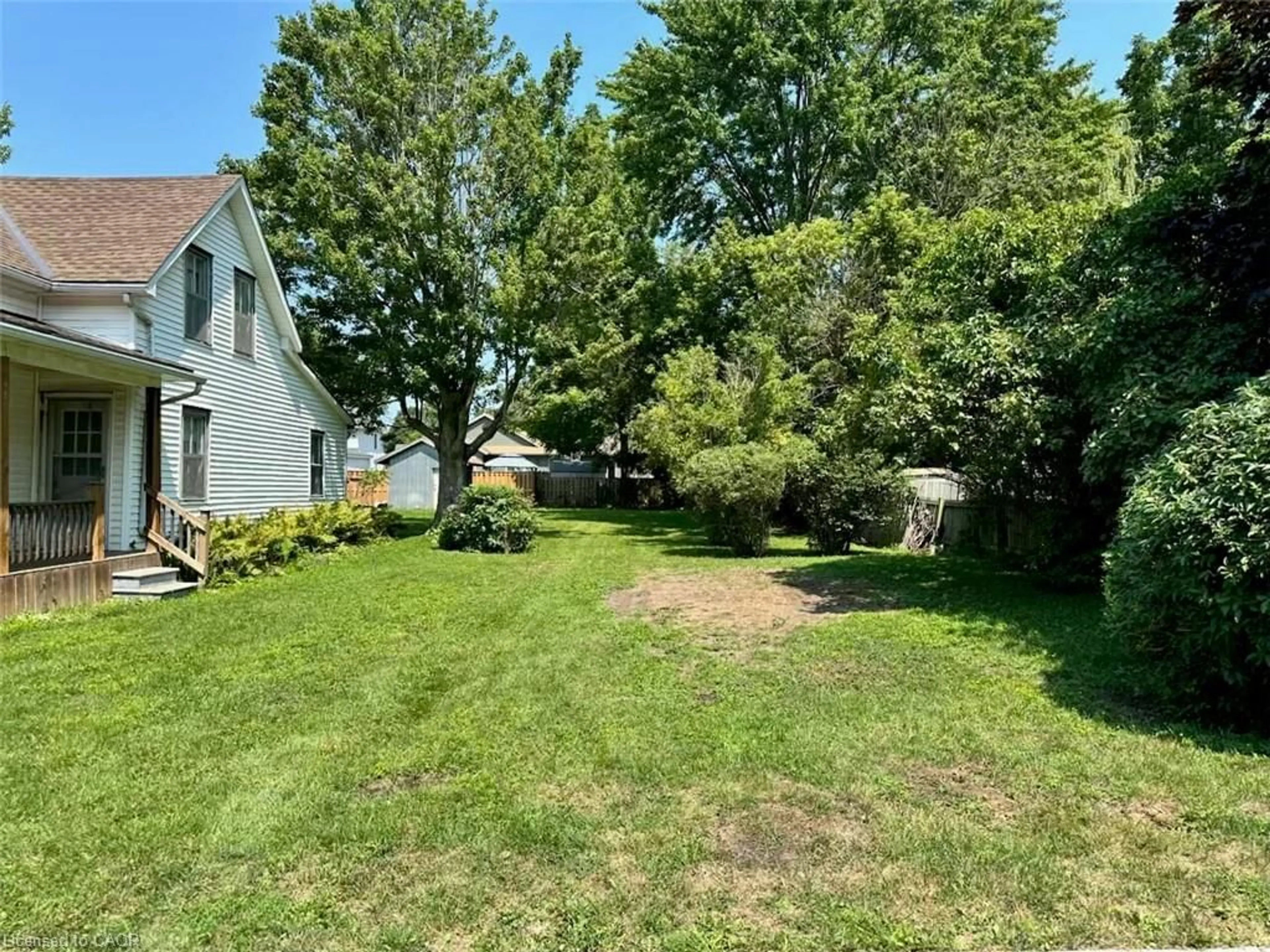A pic from outside/outdoor area/front of a property/back of a property/a pic from drone, water/lake/river/ocean view for VL North Cayuga St, Dunnville Ontario N1A 1P4