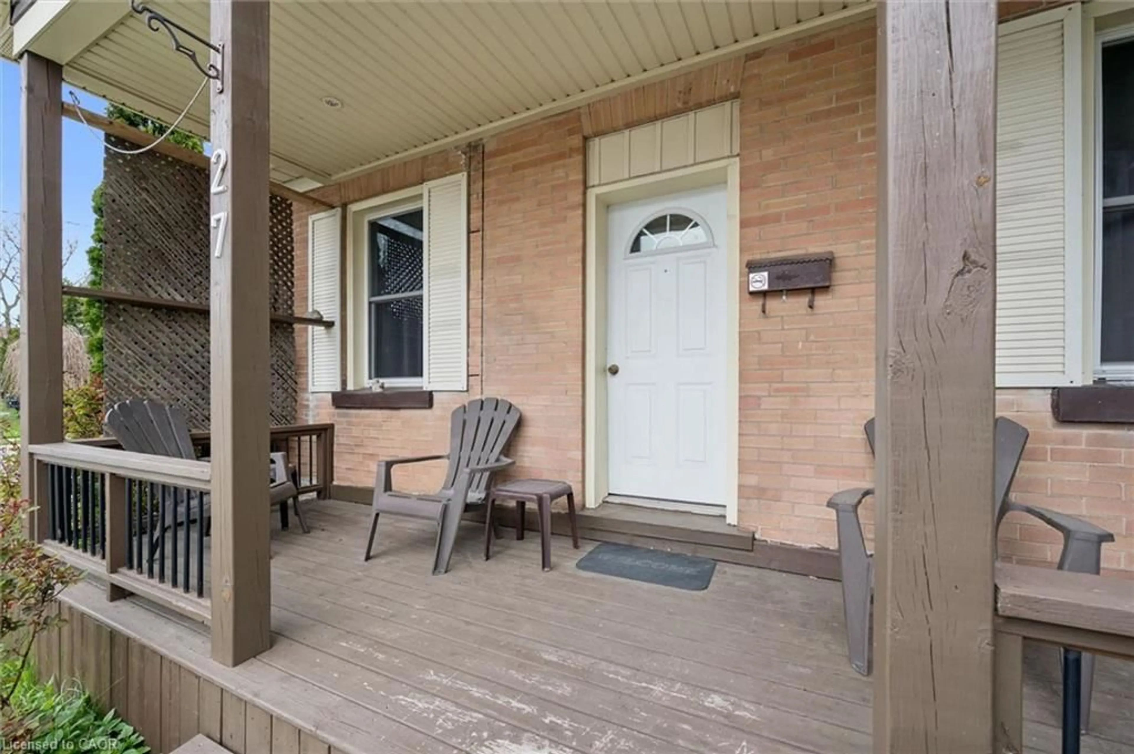 Patio, street for 27 Roseview Ave, Cambridge Ontario N1R 4A5