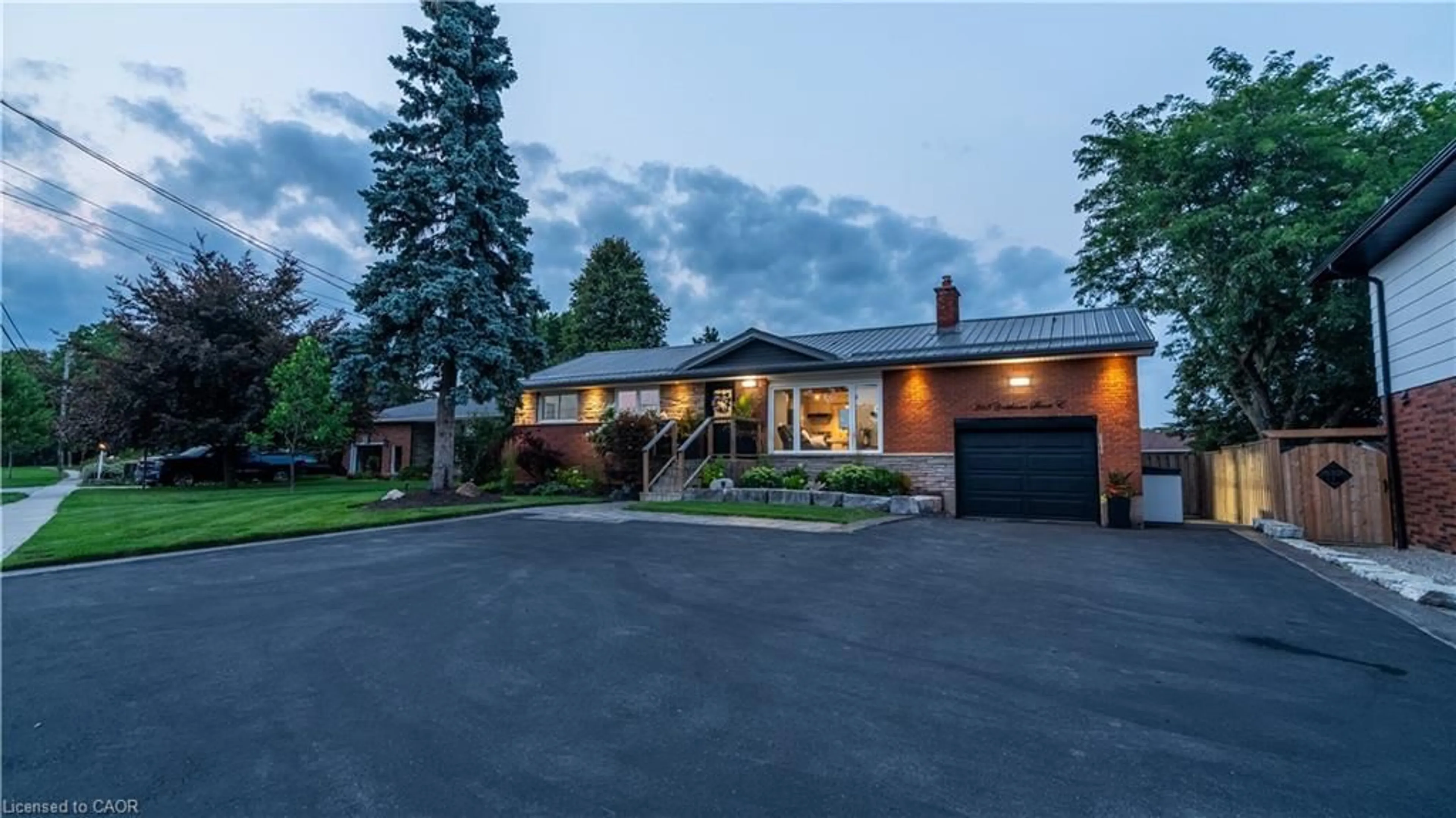 Unknown for 368 Caithness St, Caledonia Ontario N3W 1C9
