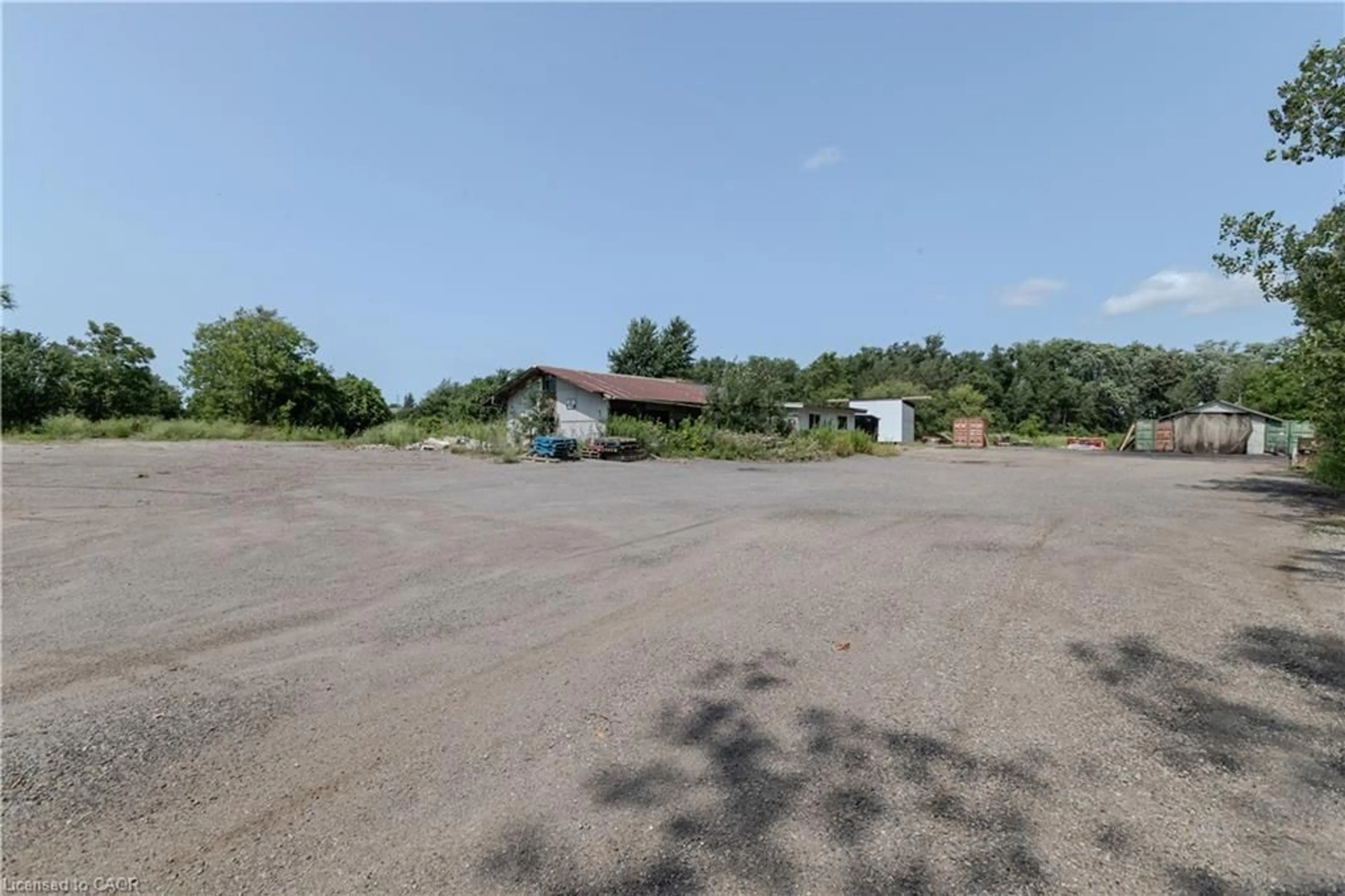 Parking for 275 Woolwich St, Breslau Ontario N0B 1M0