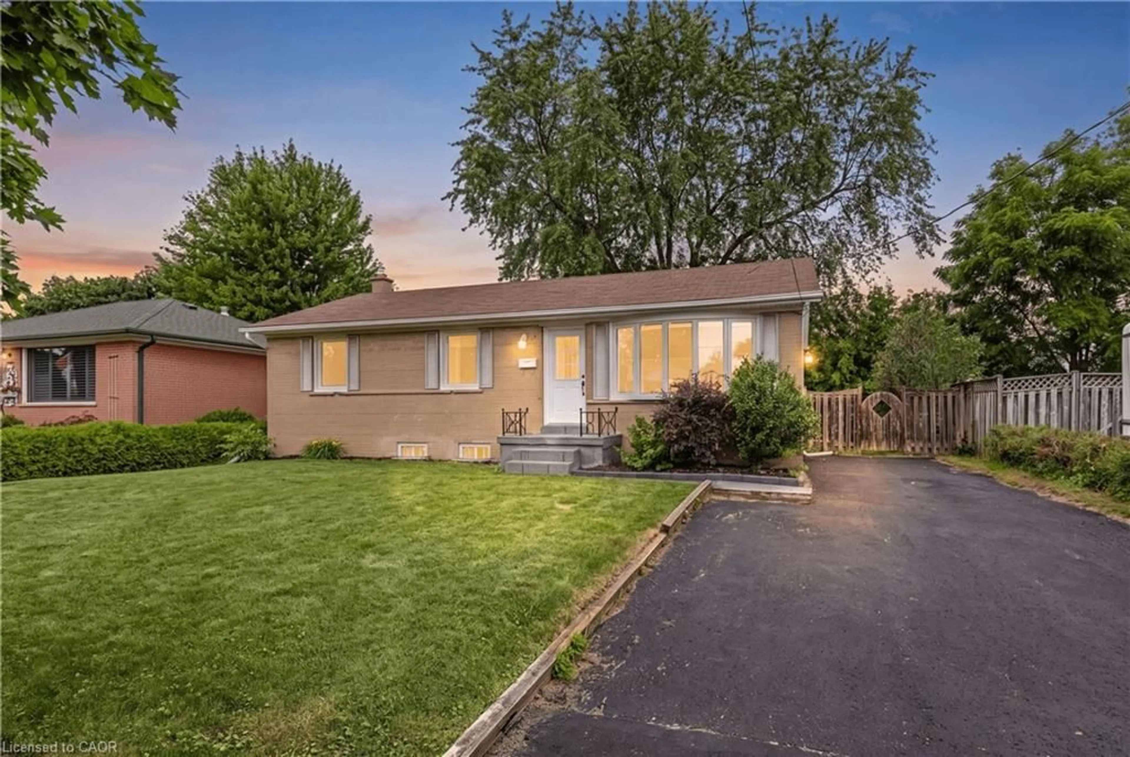 Unknown for 39 Mcgilvray Cres, Georgetown Ontario L7G 1L7