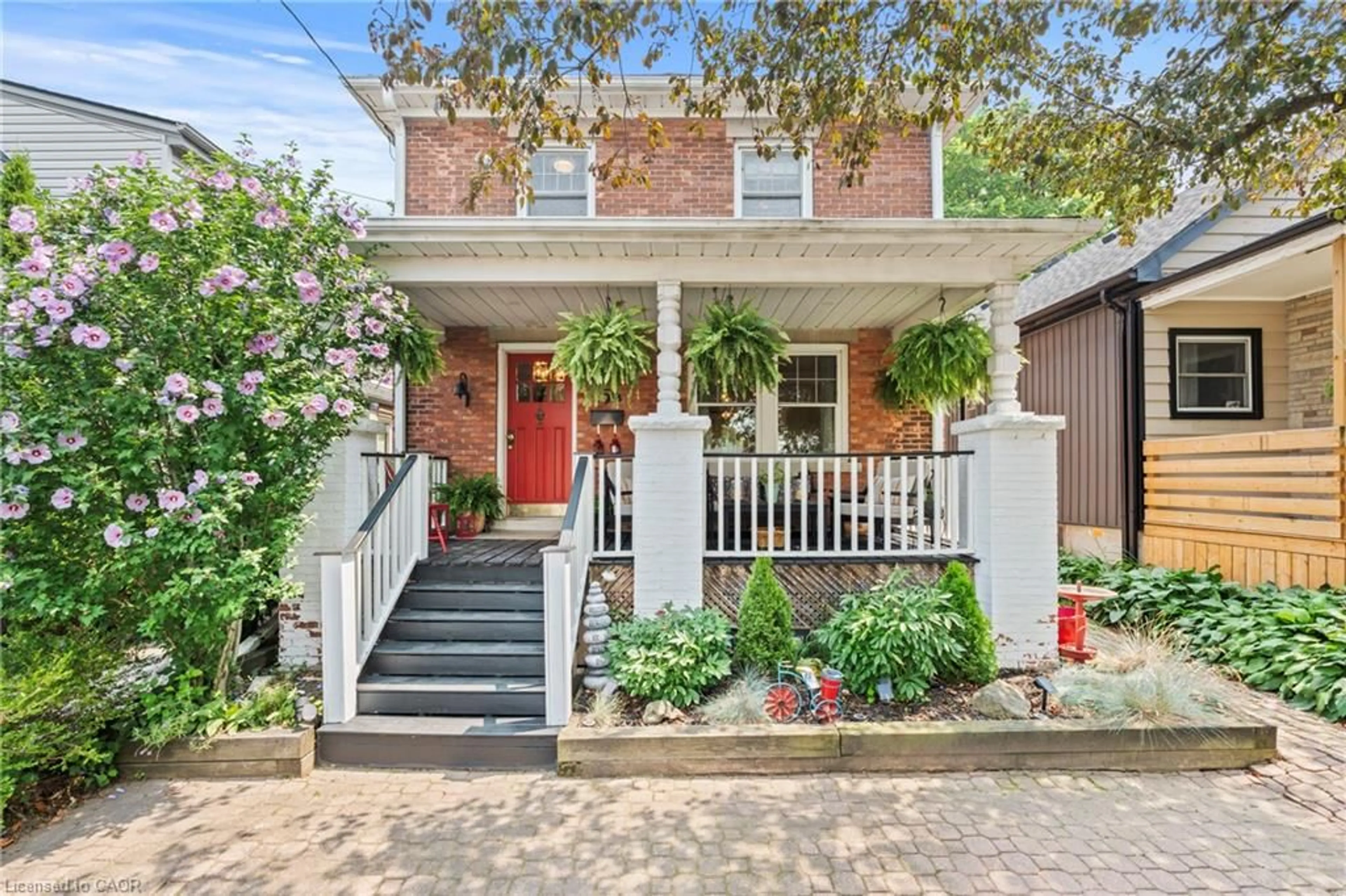 Home with brick exterior material, street for 150 York St, St. Catharines Ontario L2R 6E7