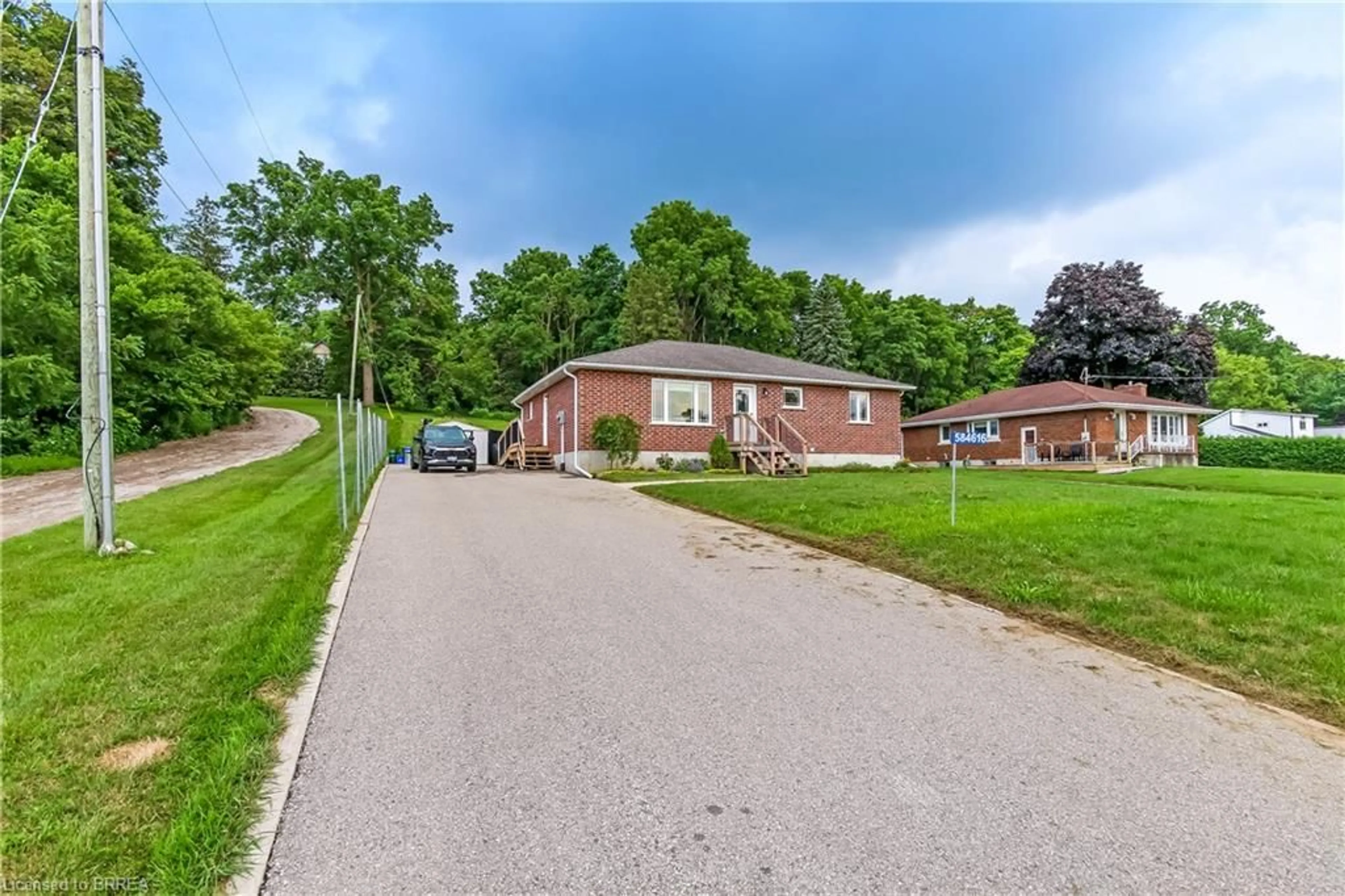 A pic from outside/outdoor area/front of a property/back of a property/a pic from drone, street for 584616 Beachville Rd, Beachville Ontario N0J 1A0