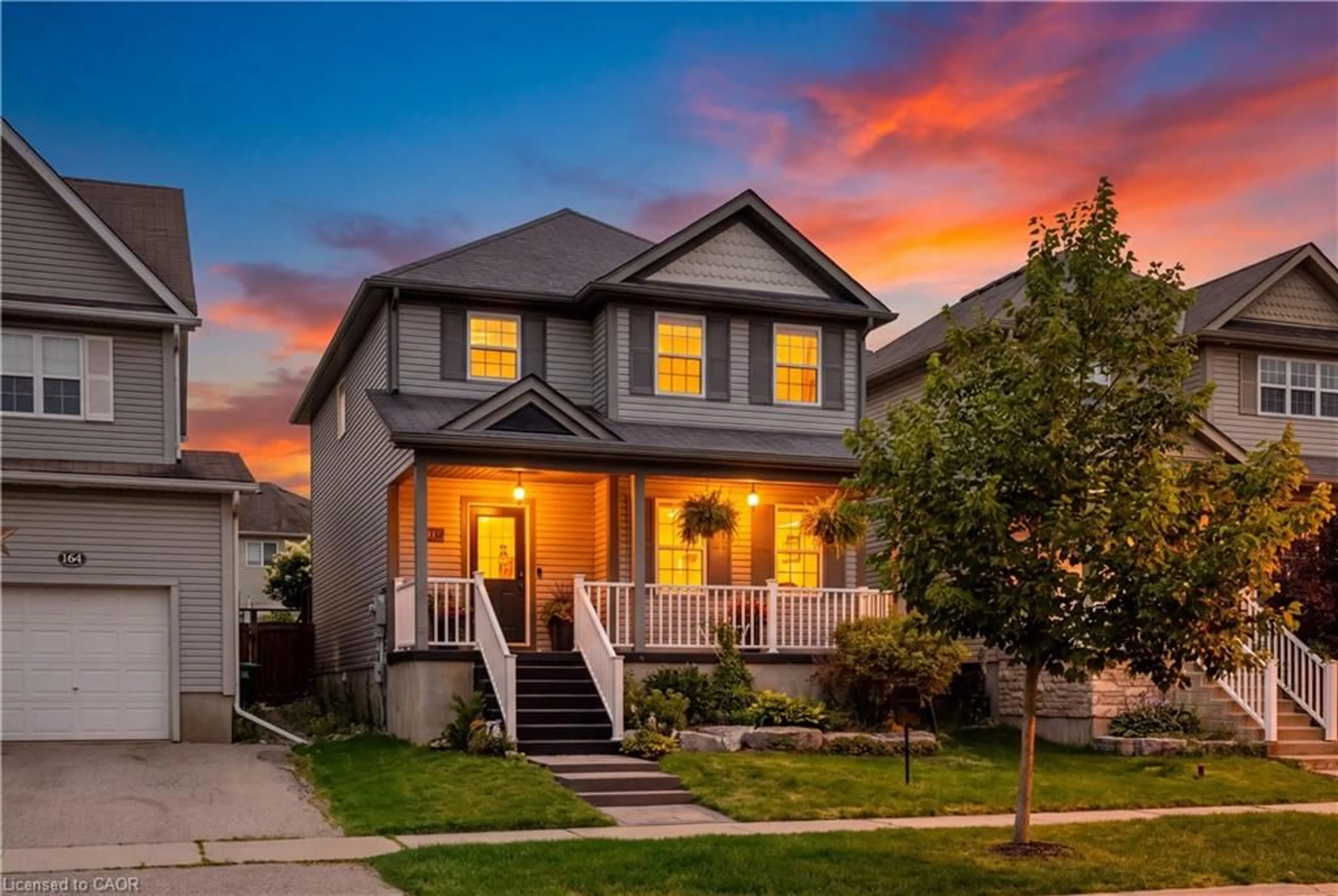 Home with vinyl exterior material, street for 168 Hampson Cres, Rockwood Ontario N0B 2K0