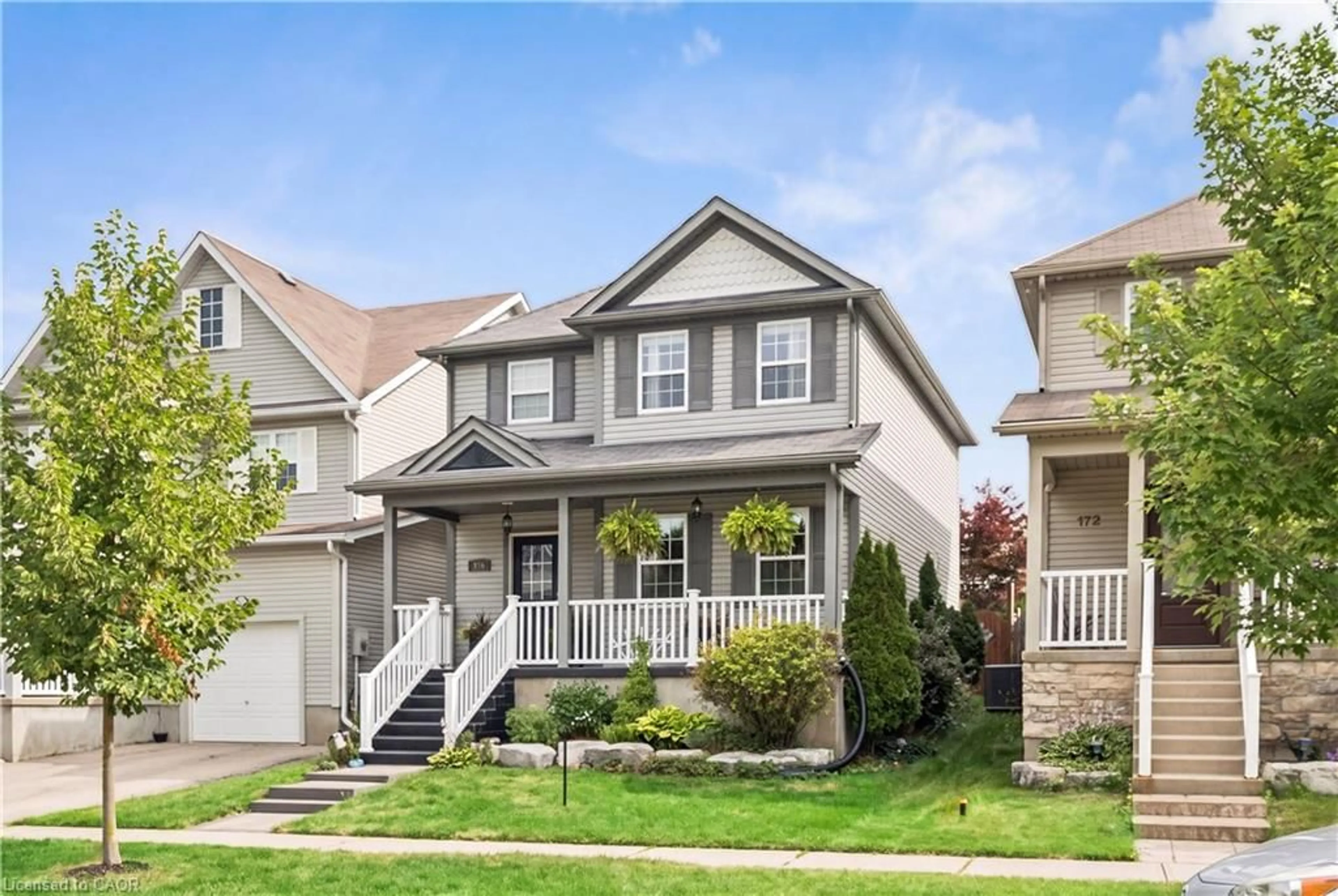 Home with vinyl exterior material, street for 168 Hampson Cres, Rockwood Ontario N0B 2K0