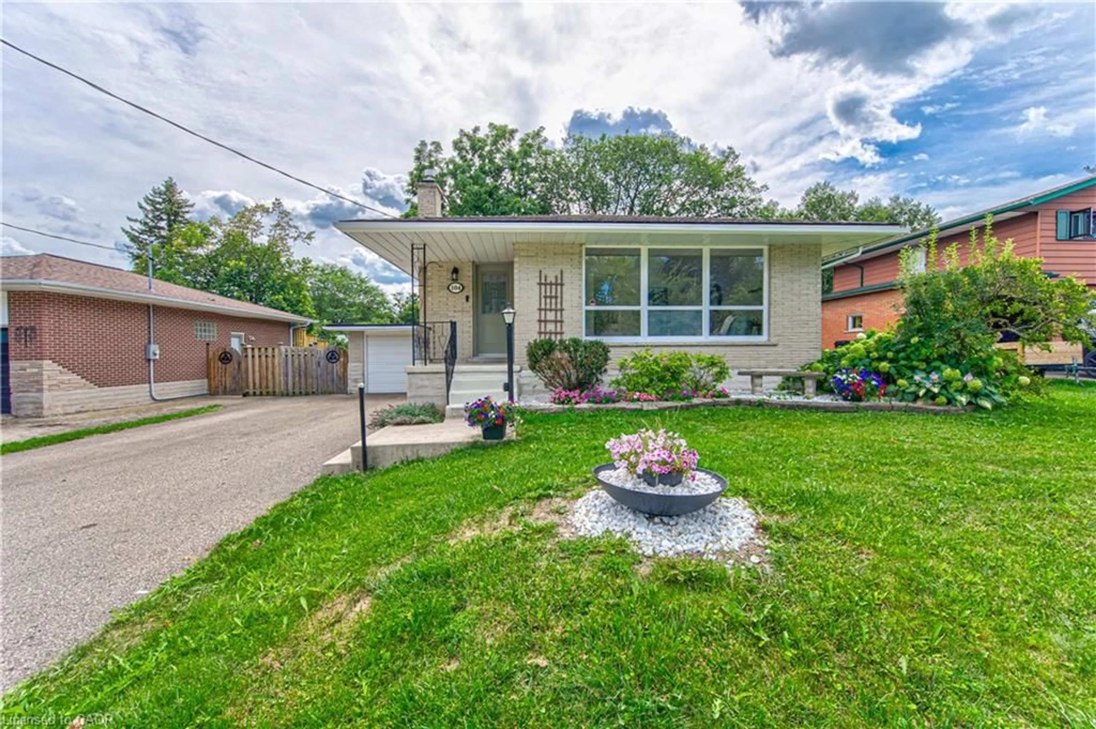 Unknown for 104 Springbank Cres, Kitchener Ontario N2M 4P7