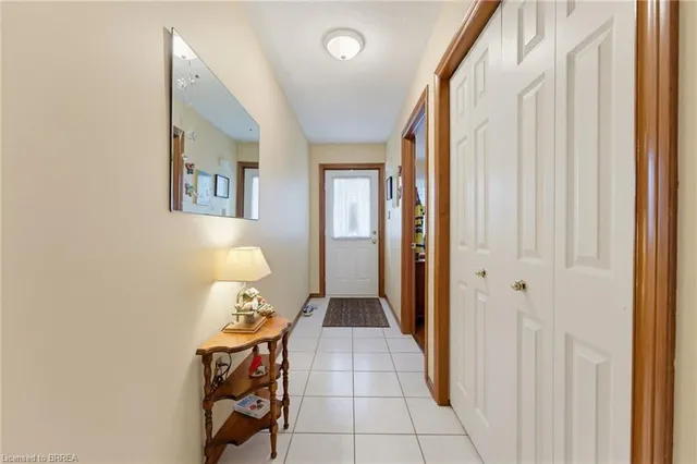 60 Whitlaw Way #10, Paris 5