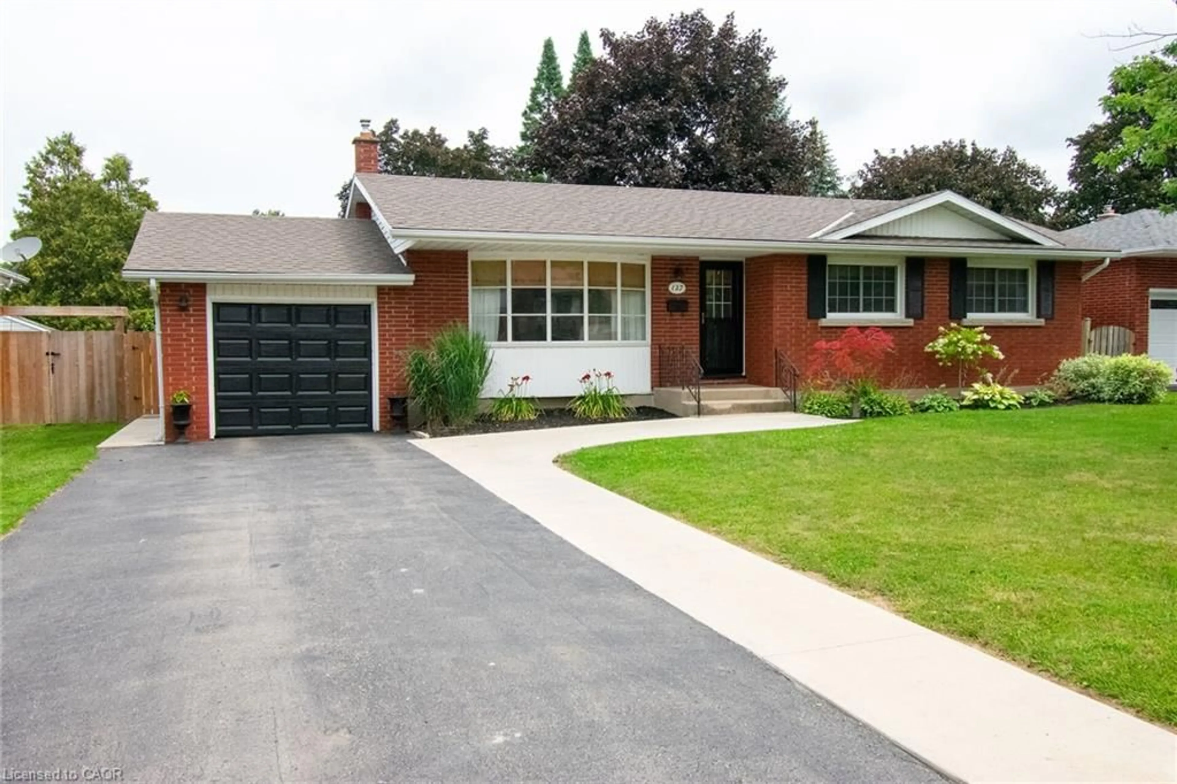 Home with brick exterior material, street for 127 Cleary Ave, Dunnville Ontario N1A 1A2