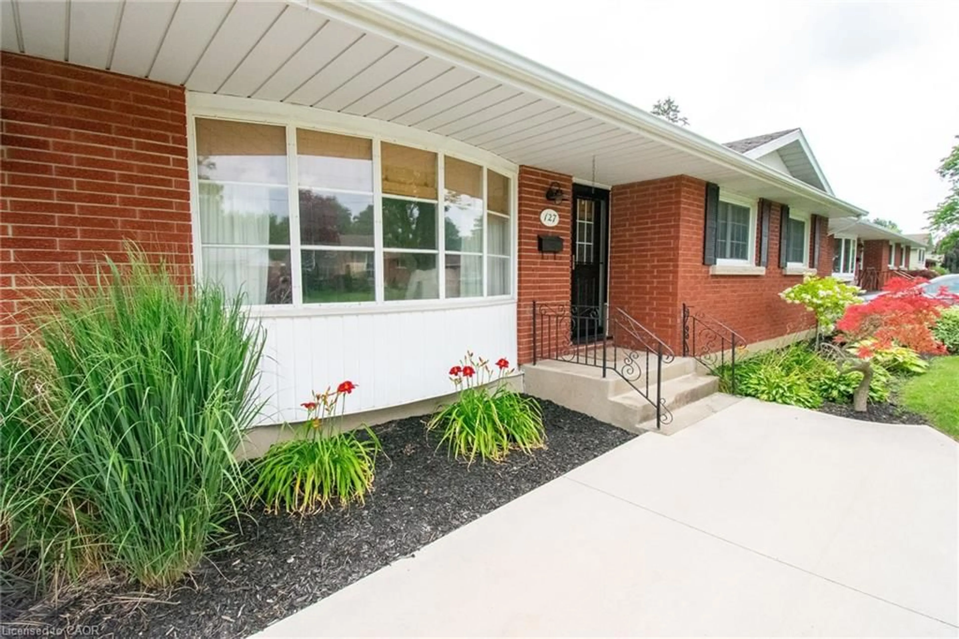 Home with brick exterior material, street for 127 Cleary Ave, Dunnville Ontario N1A 1A2
