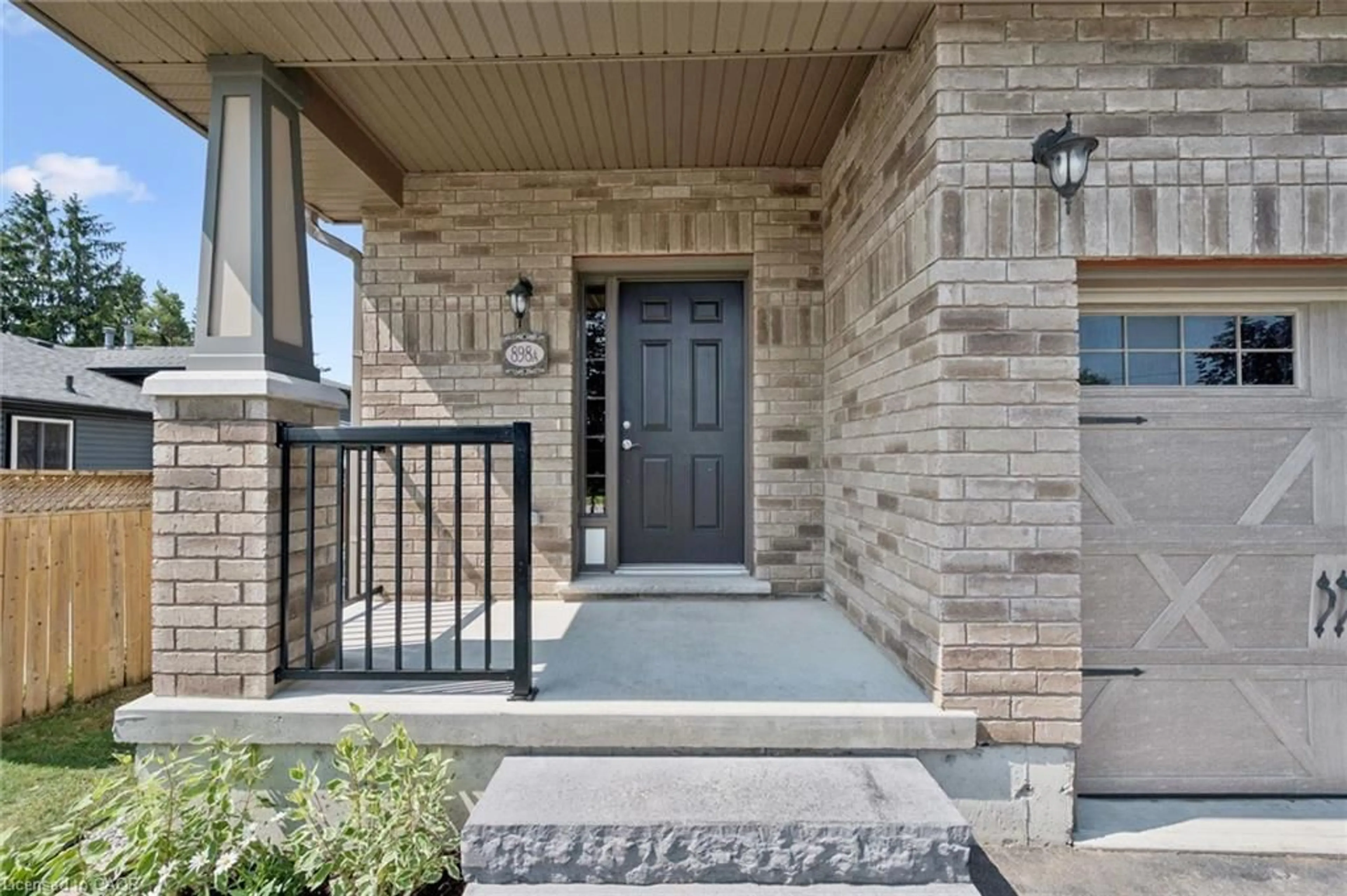 Unknown for 898 Gzowski St, Fergus Ontario N1M 3L4