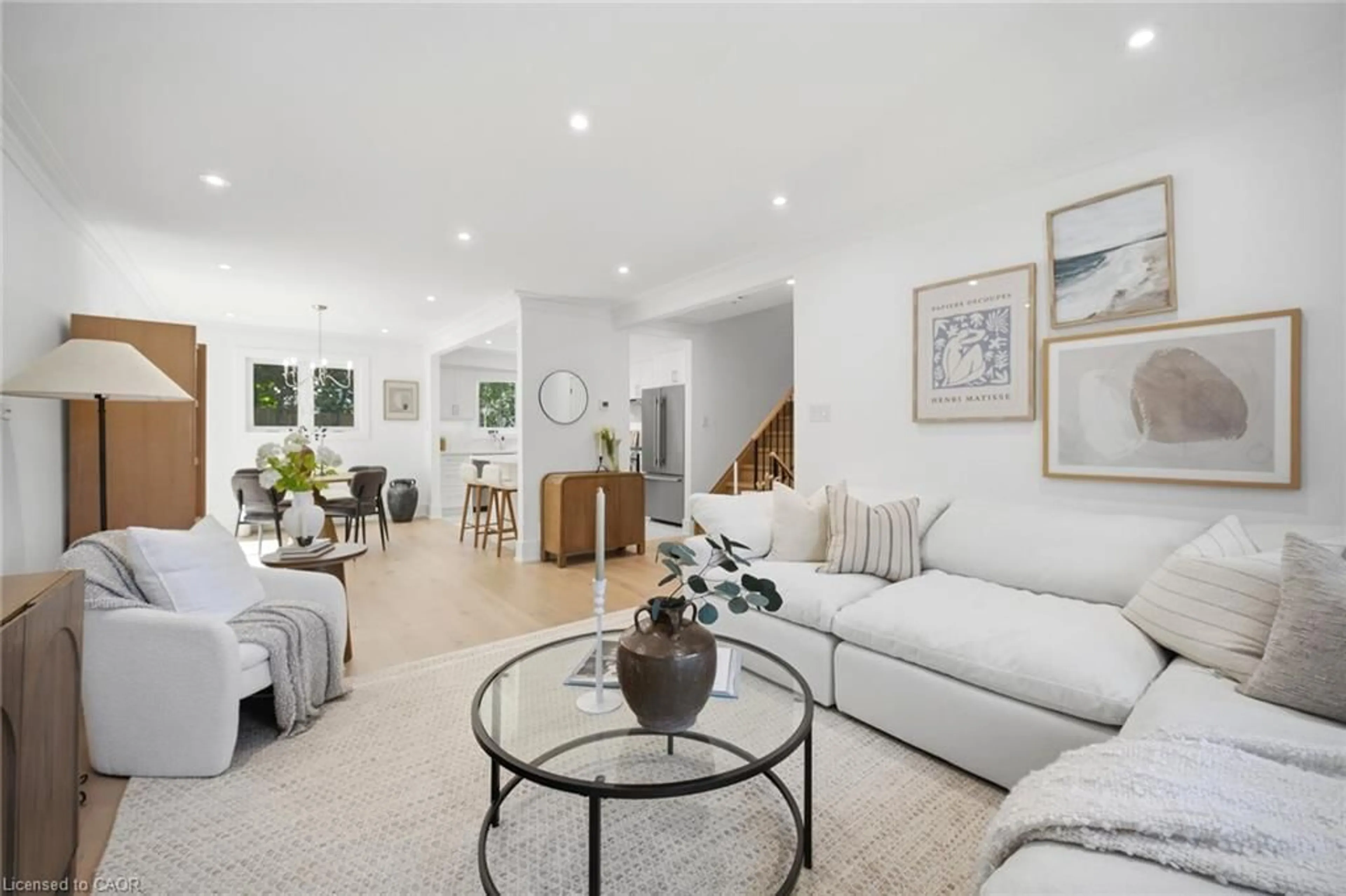 Living room with furniture, unknown for 1379 Christina Crt, Burlington Ontario L7P 2V8