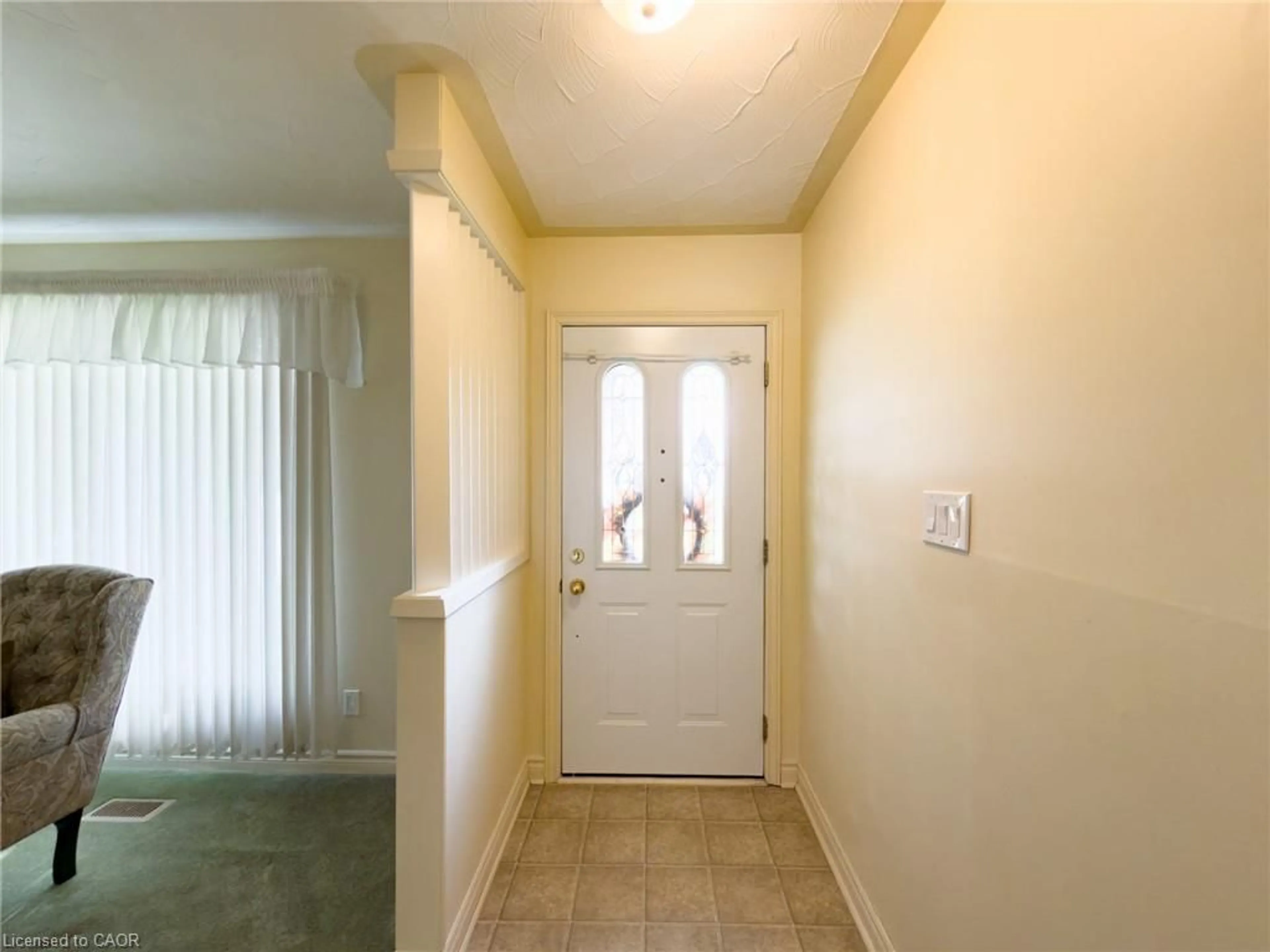 Indoor entryway for 12 Glendale Cres, Simcoe Ontario N3Y 4M2