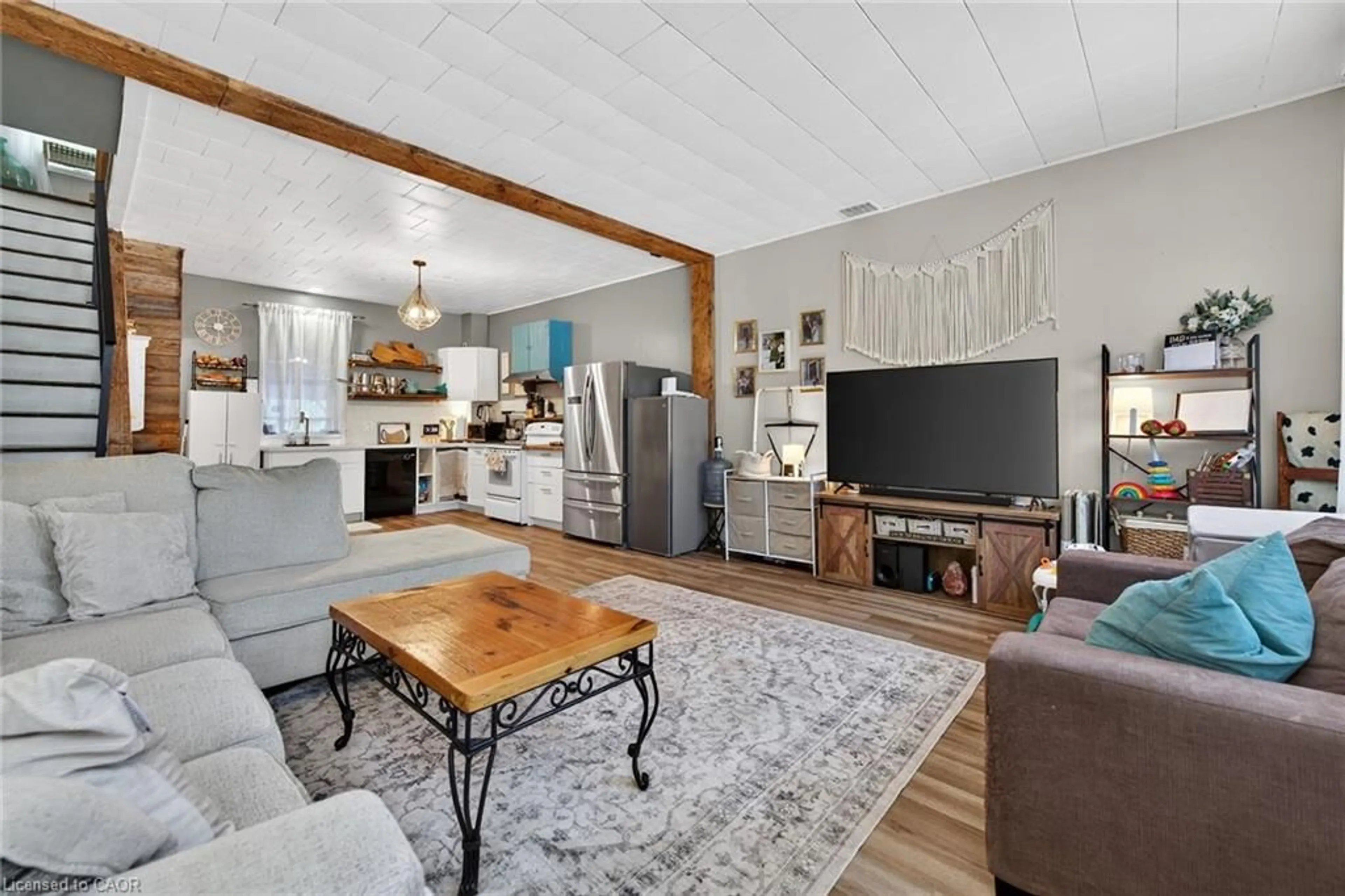 Living room with furniture, unknown for 18 King St #A&B, Cayuga Ontario N0A 1E0