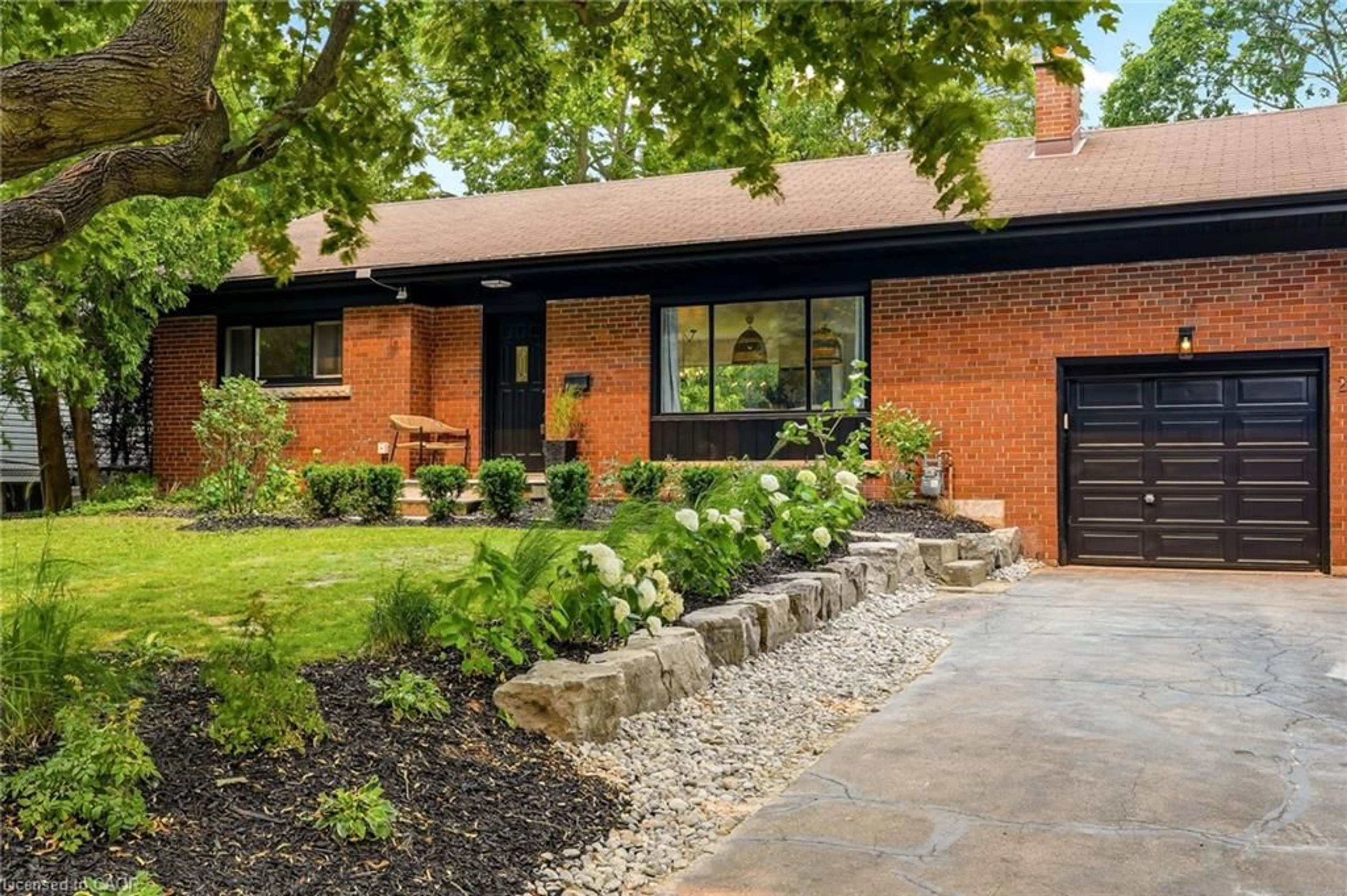 Home with brick exterior material, street for 271 Linden Ave, Burlington Ontario L7L 2P4