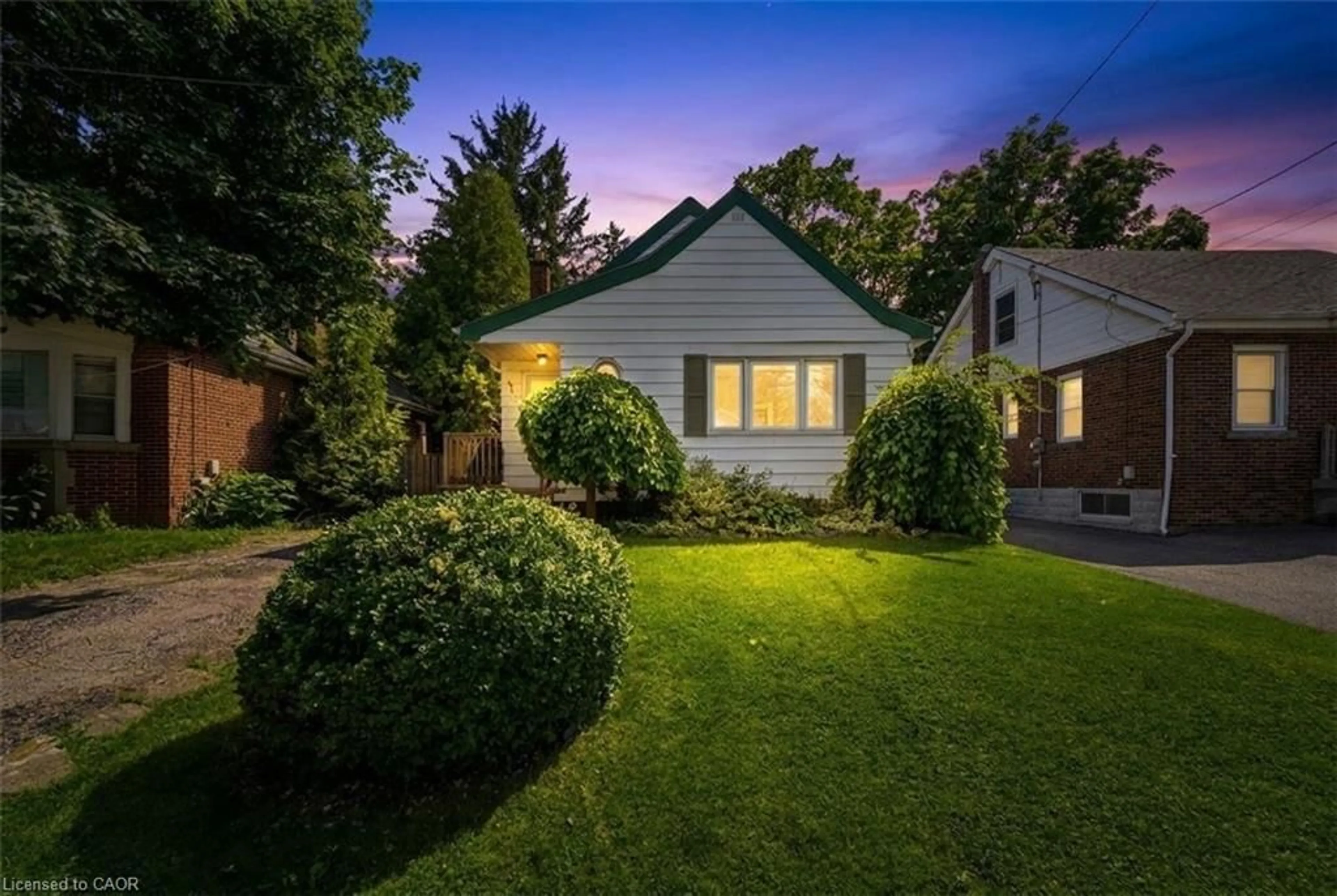 A pic from outside/outdoor area/front of a property/back of a property/a pic from drone, street for 61 Glenmount Ave, Hamilton Ontario L8S 2L3