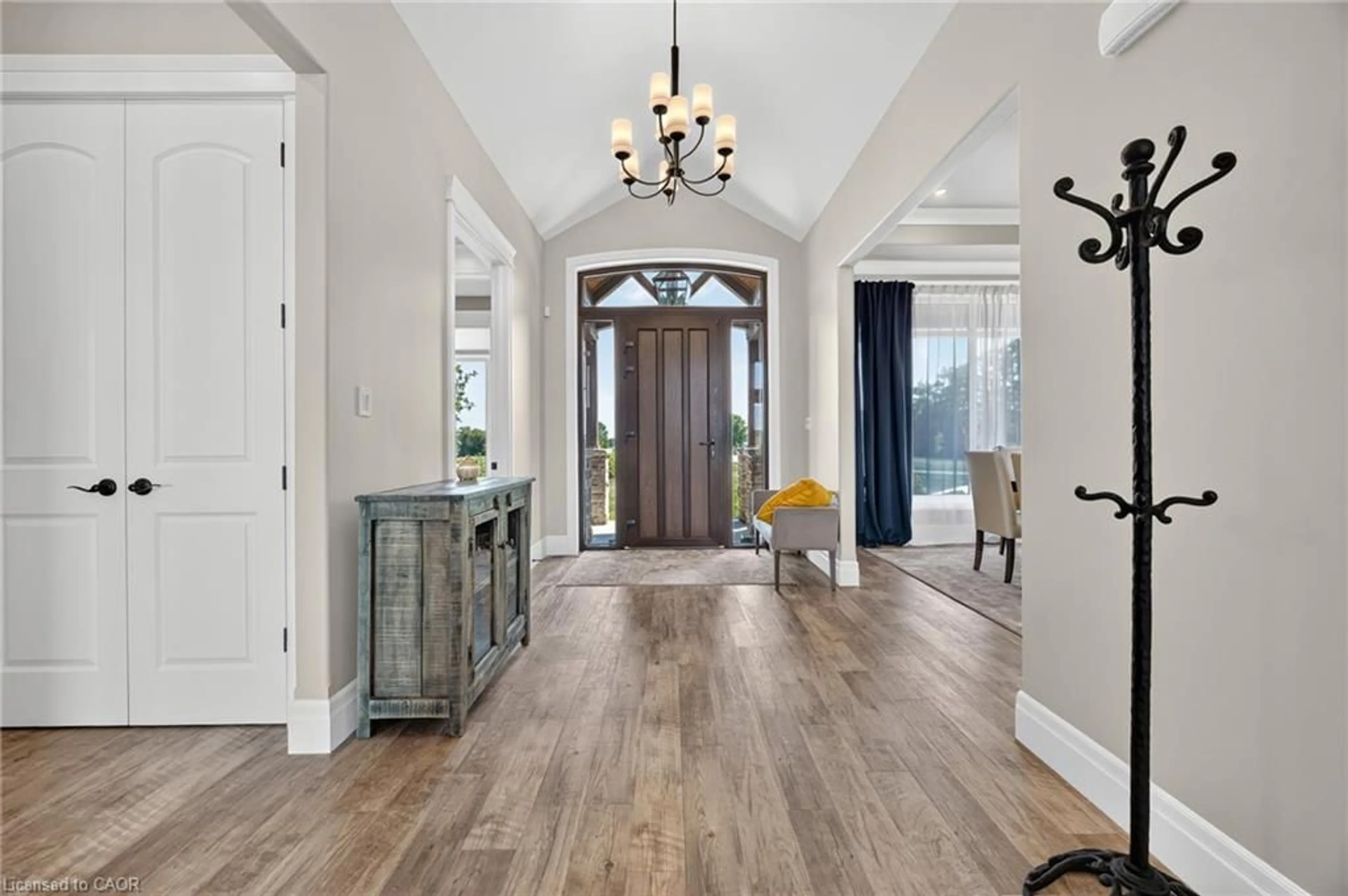 Indoor entryway for 927549 Oxford Road 8, Bright Ontario N0J 1B0