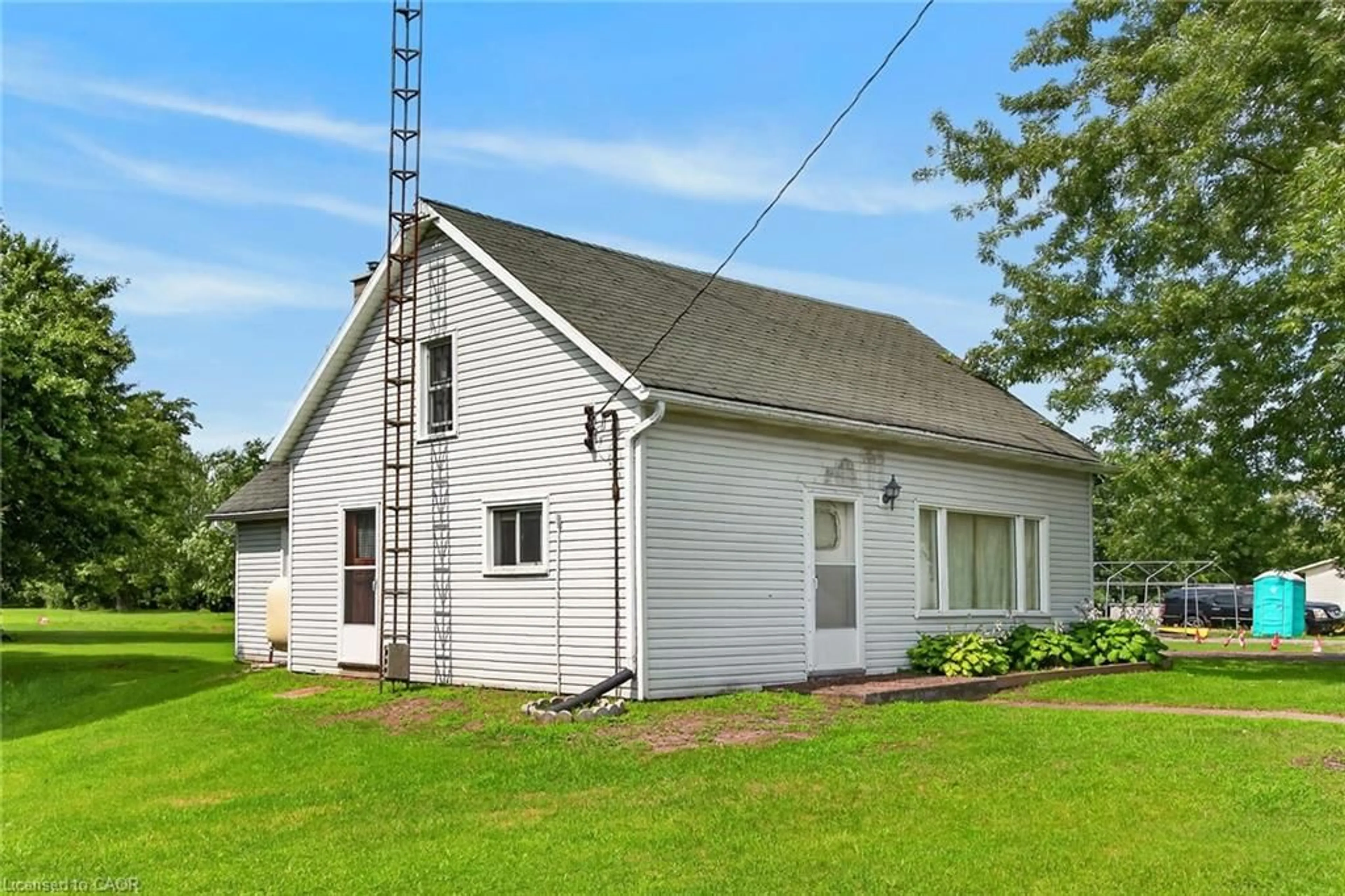 Home with vinyl exterior material, building for 495 Marshagen Rd, Dunnville Ontario N1A 2W2