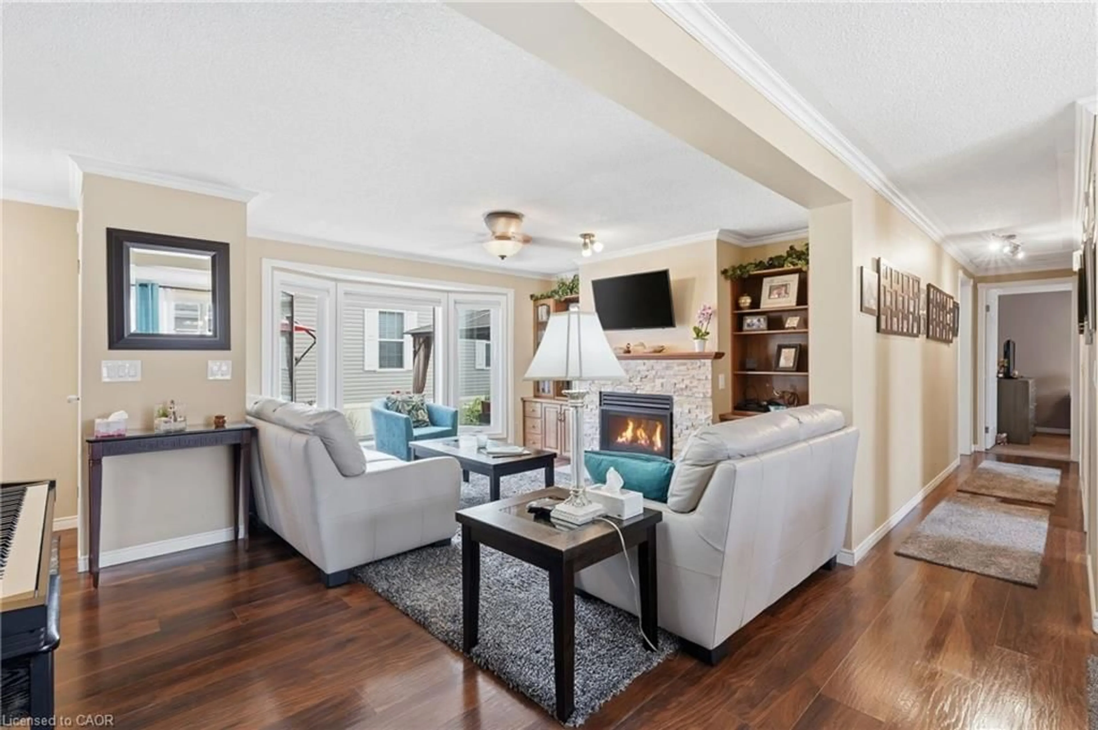 Living room with furniture, unknown for 9 Basswood Rd, Puslinch Ontario N0B 2J0