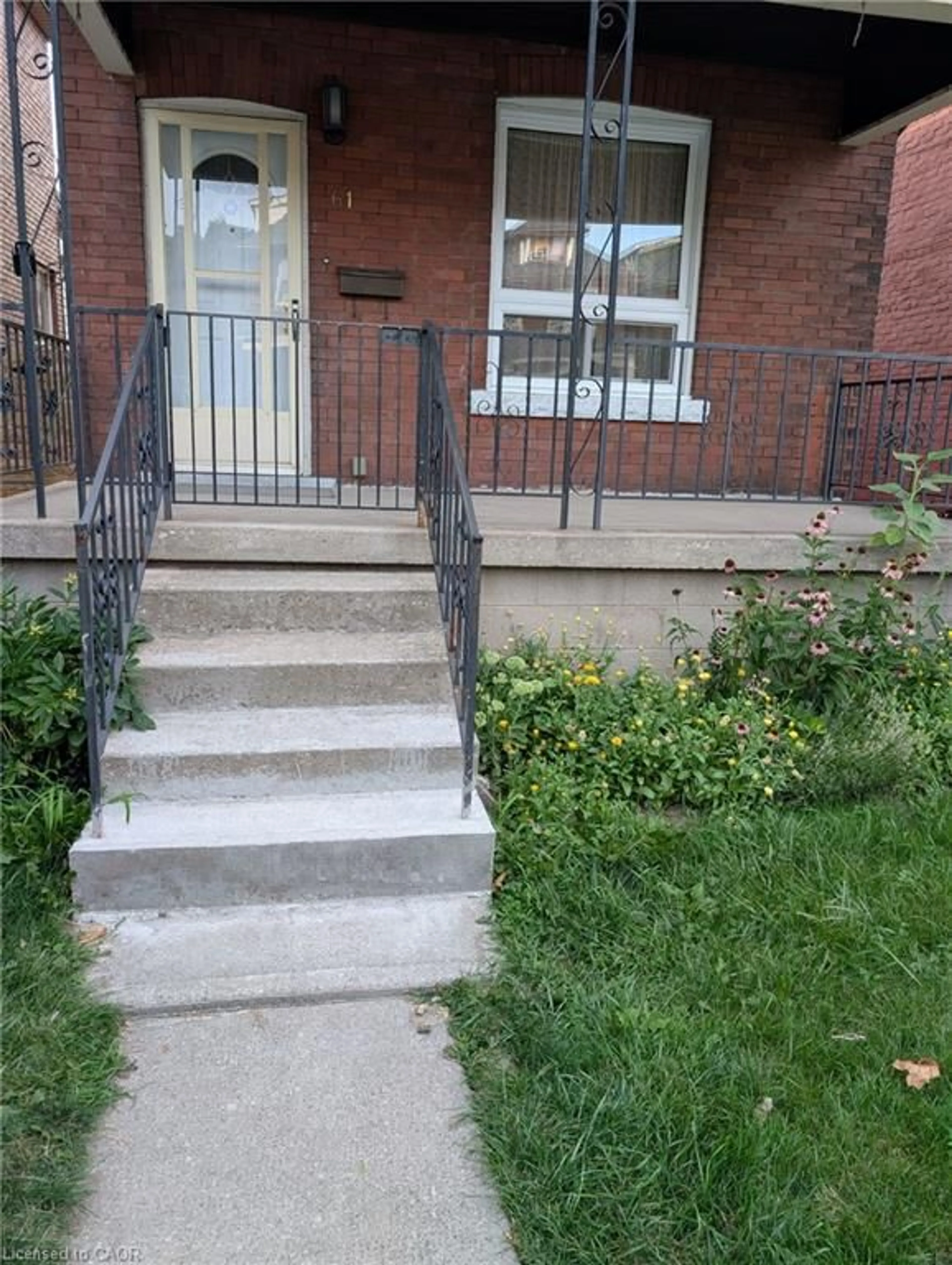Stairs for 61 Barnesdale Ave, Hamilton Ontario L8L 6R9