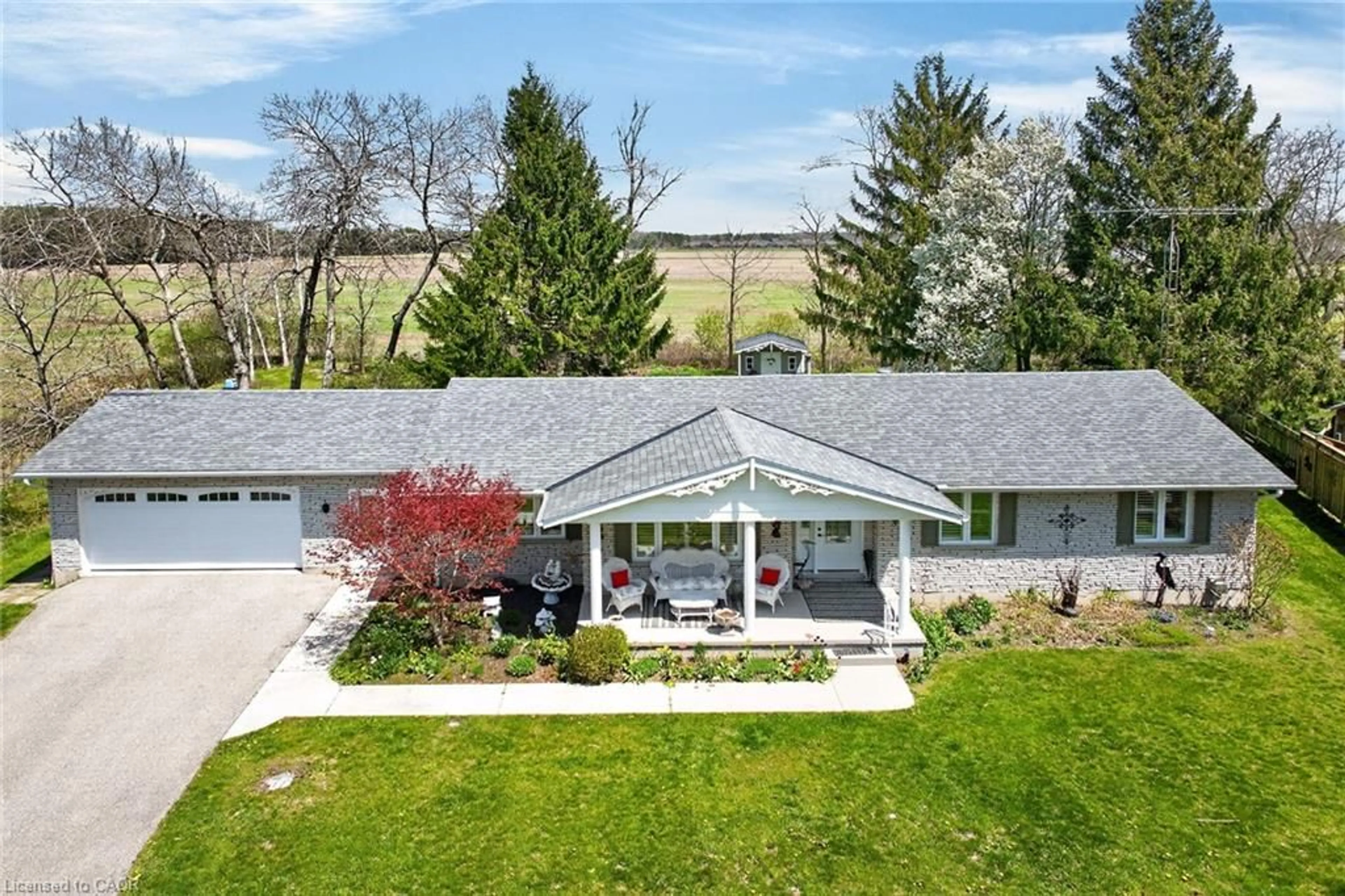 A pic from outside/outdoor area/front of a property/back of a property/a pic from drone, mountain view for 112 Prospect St, Port Dover Ontario N0A 1N6