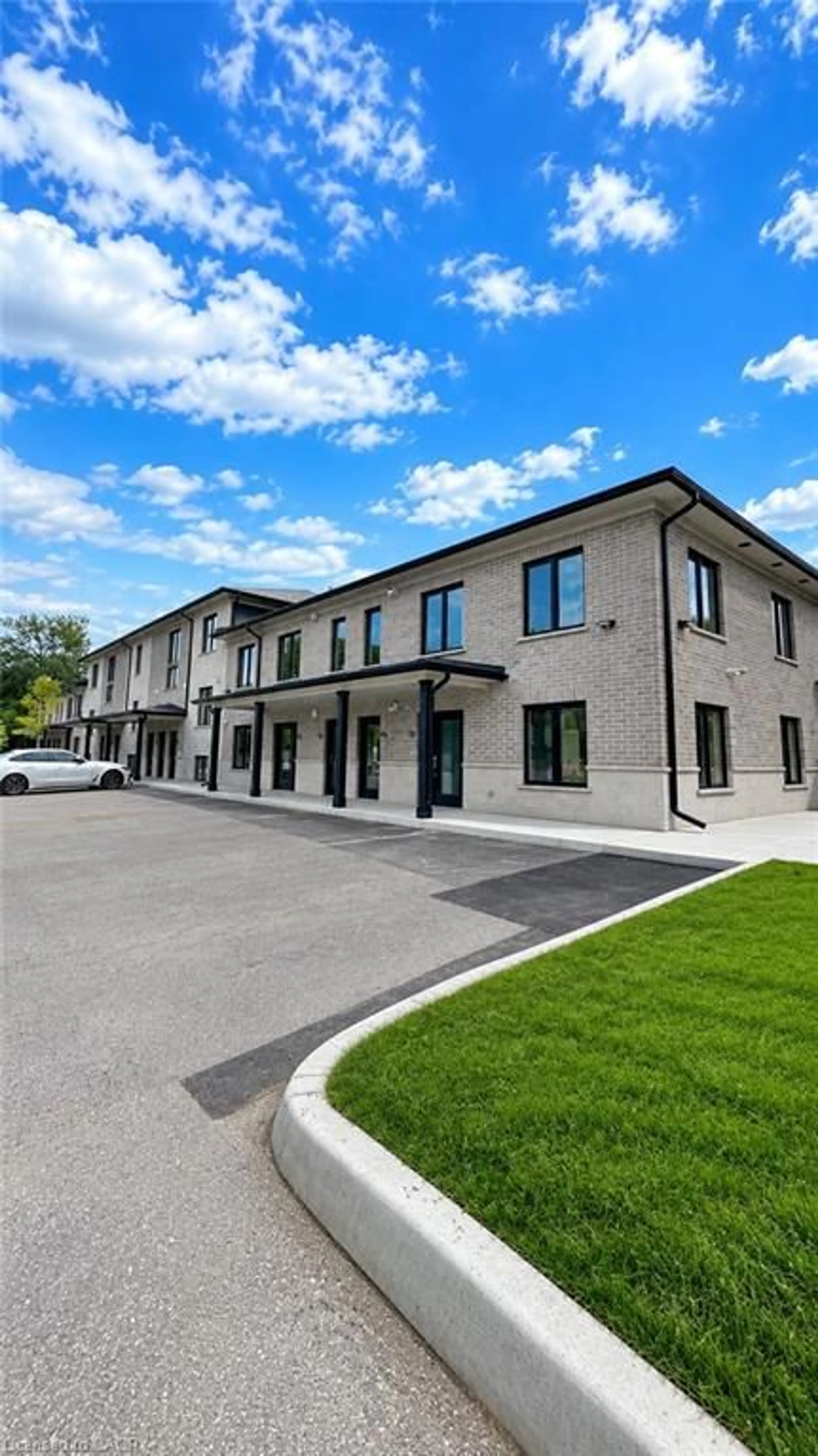 A pic from outside/outdoor area/front of a property/back of a property/a pic from drone, building for 3202 Vivian Line #45, Stratford Ontario N5A 0K6