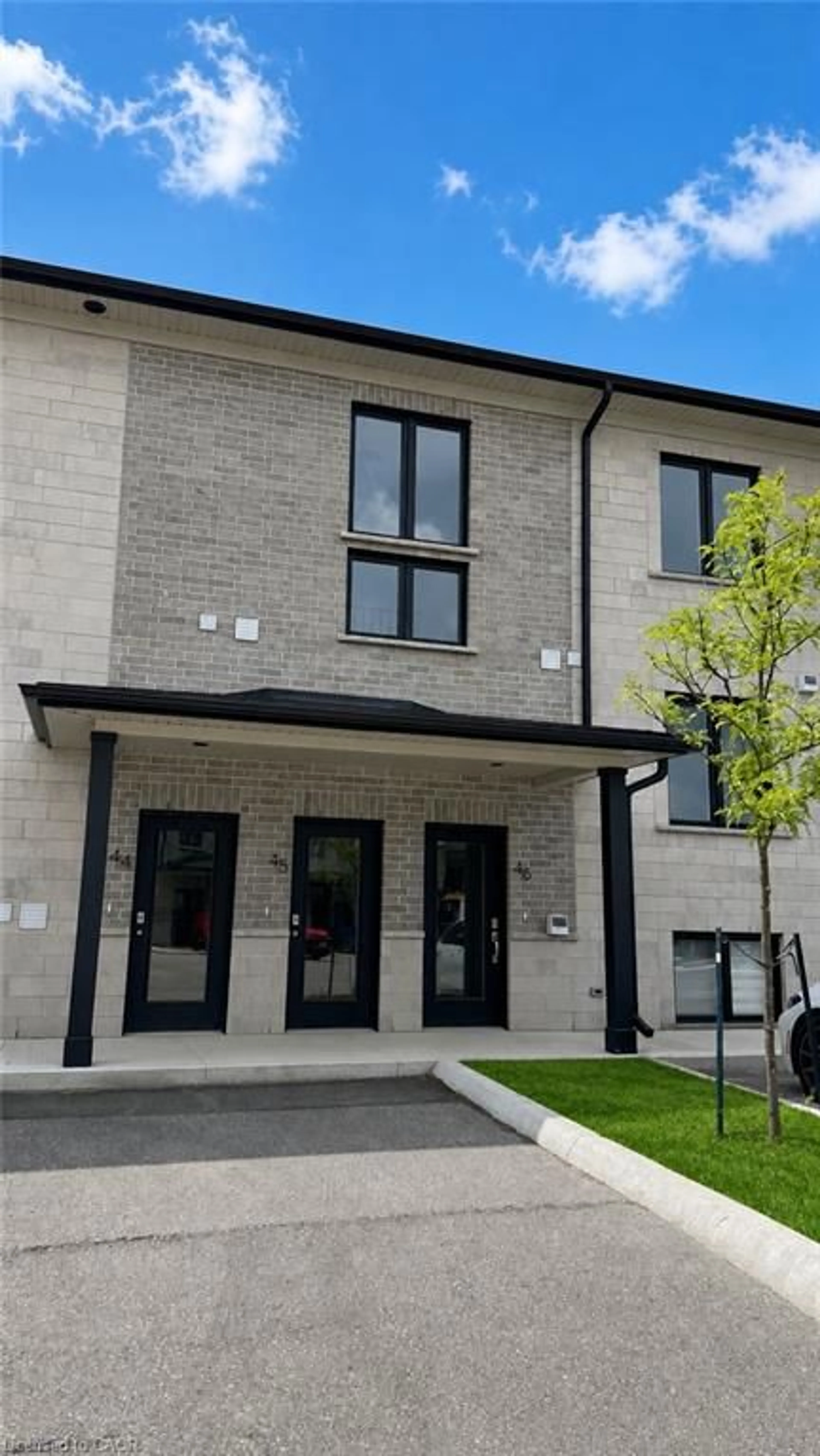 Home with brick exterior material, building for 3202 Vivian Line #45, Stratford Ontario N5A 0K6
