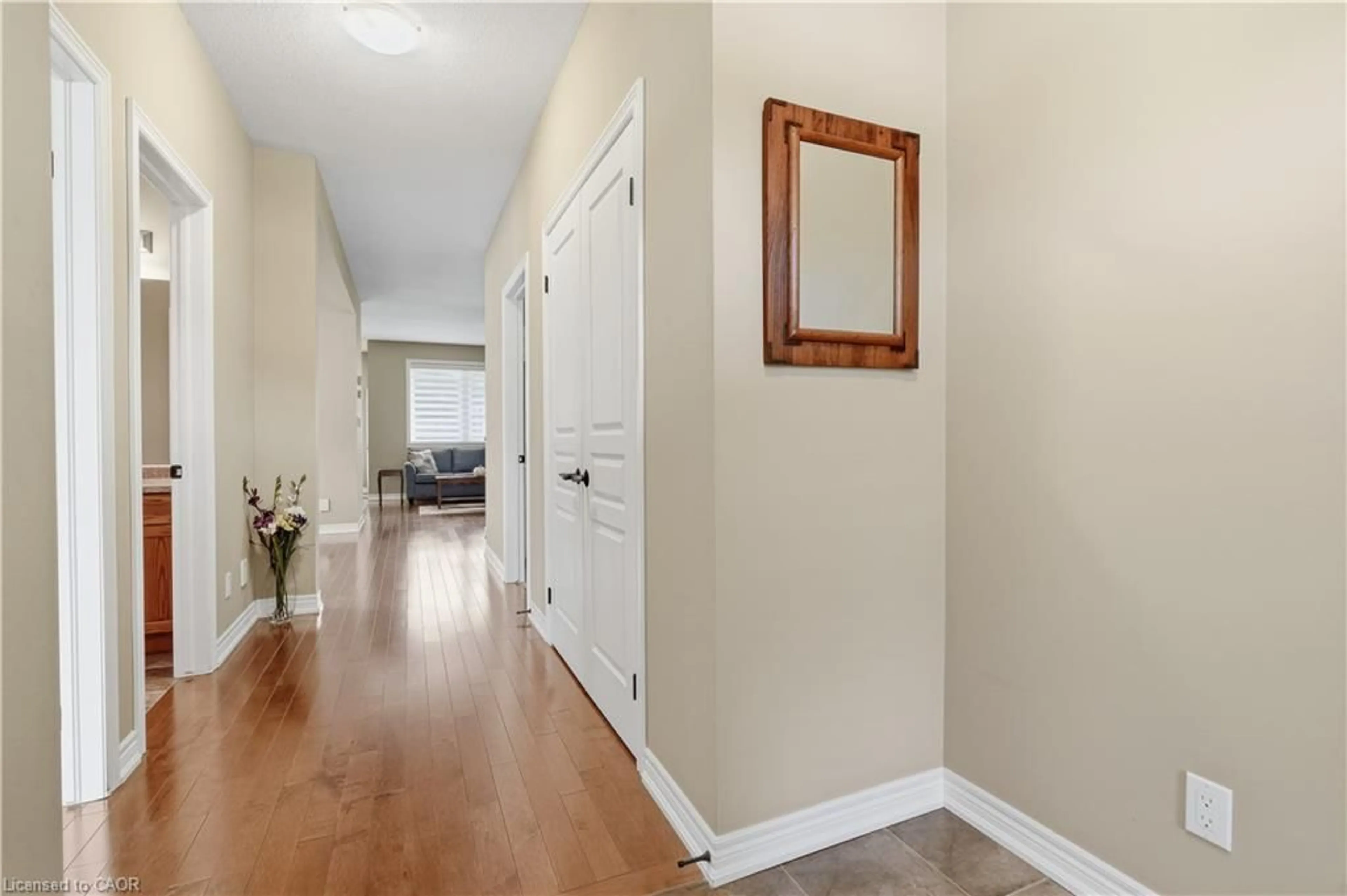 Indoor entryway for 31 Streamside Dr, Smithville Ontario L0R 2A0
