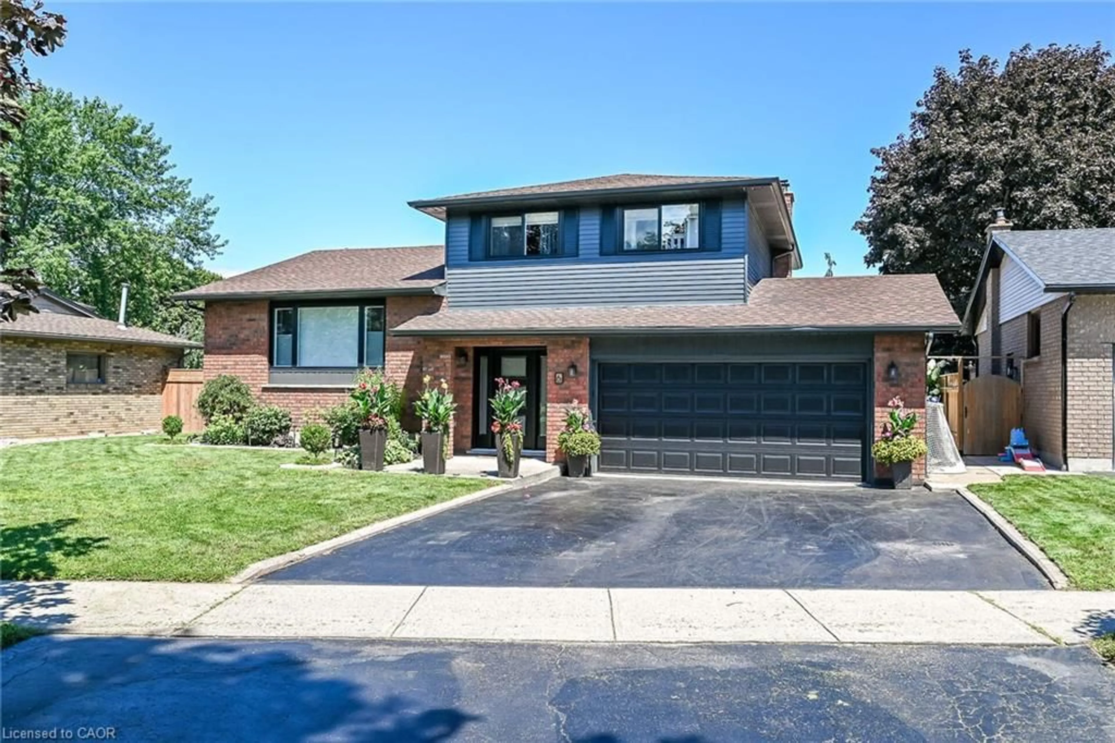 Home with brick exterior material, street for 6 Margaret Ave, Grimsby Ontario L3M 4S1