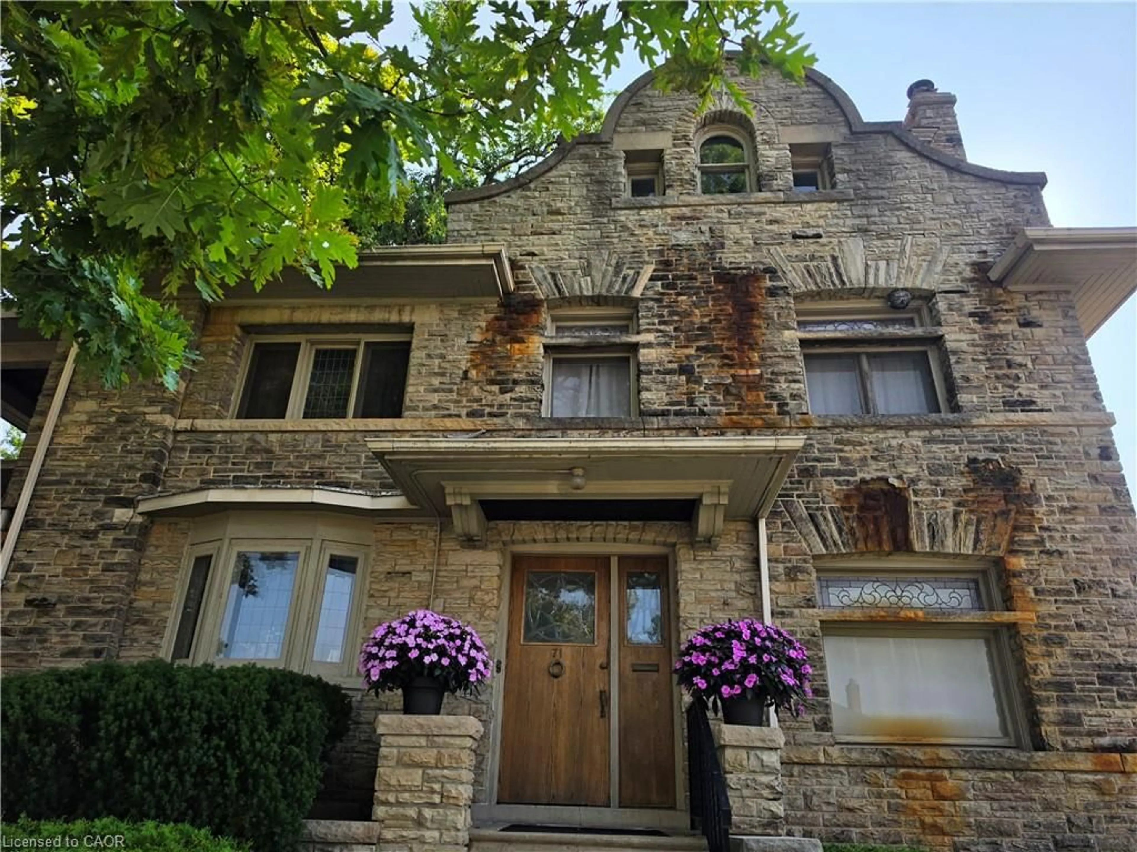 Home with brick exterior material, building for 71 Norfolk St, Simcoe Ontario N3Y 3N6