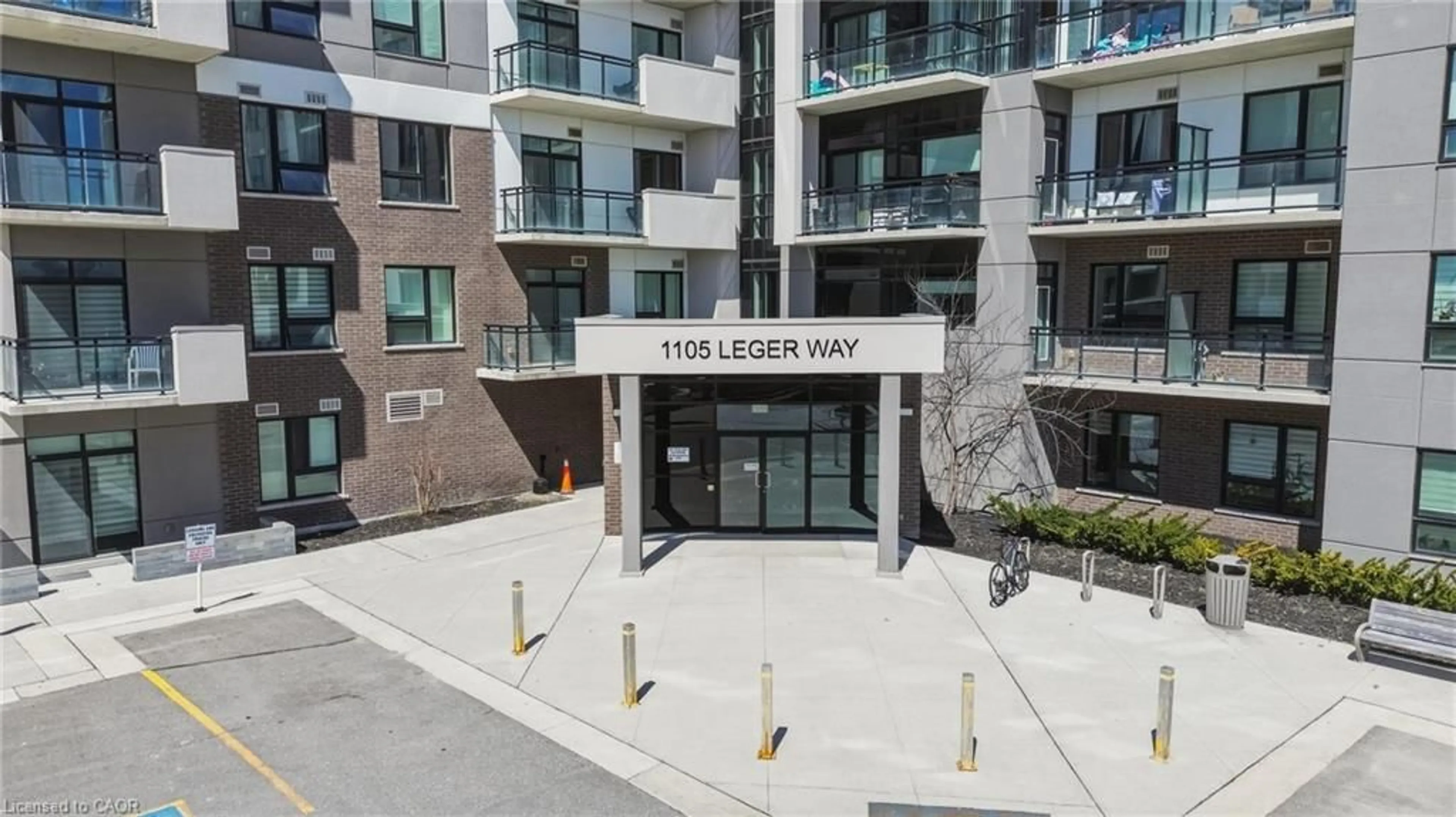 Indoor foyer for 1105 Leger Way #504, Milton Ontario L9E 1K7