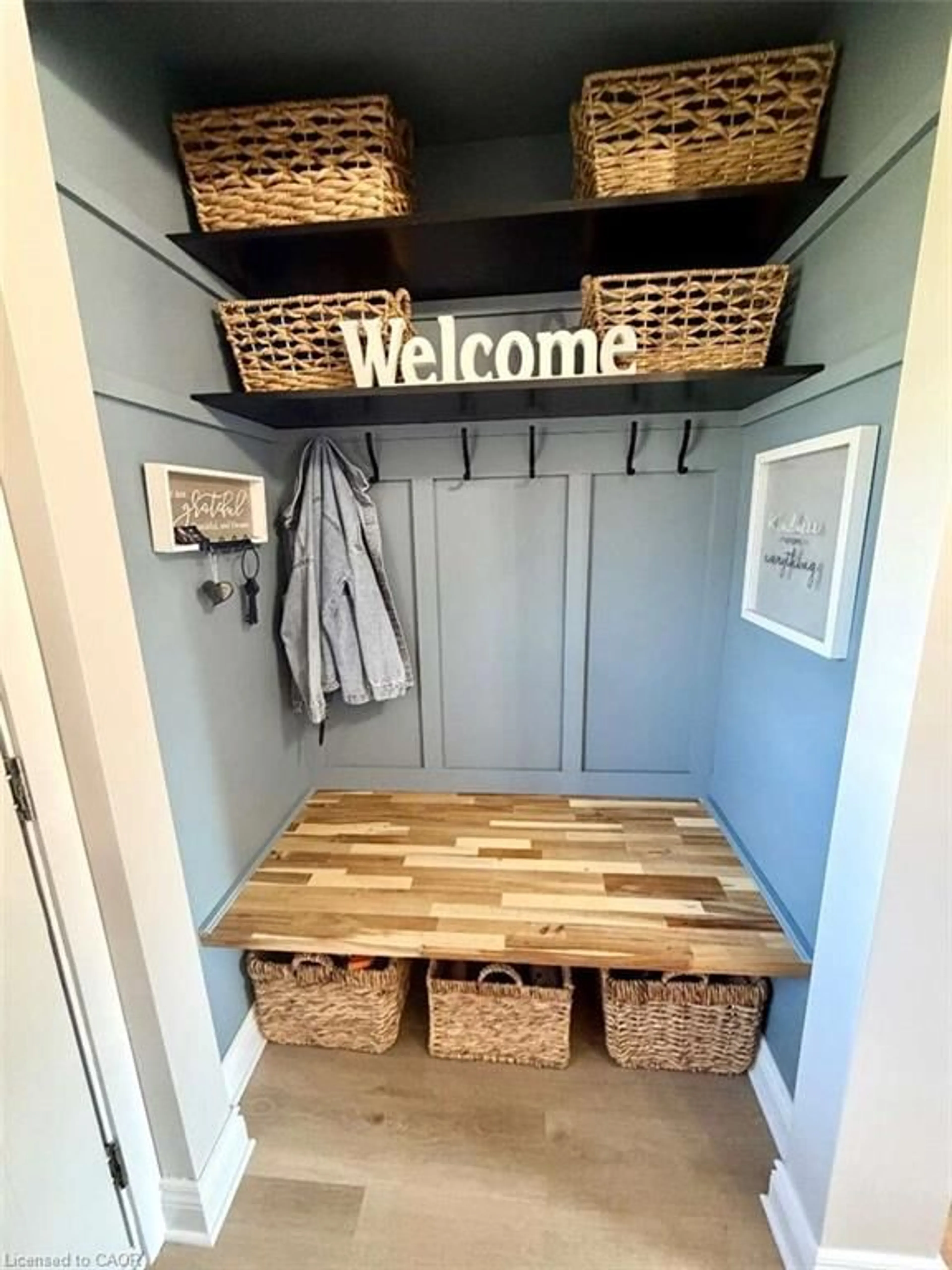 Indoor entryway for 630 Manly St, Midland Ontario L4R 3G5