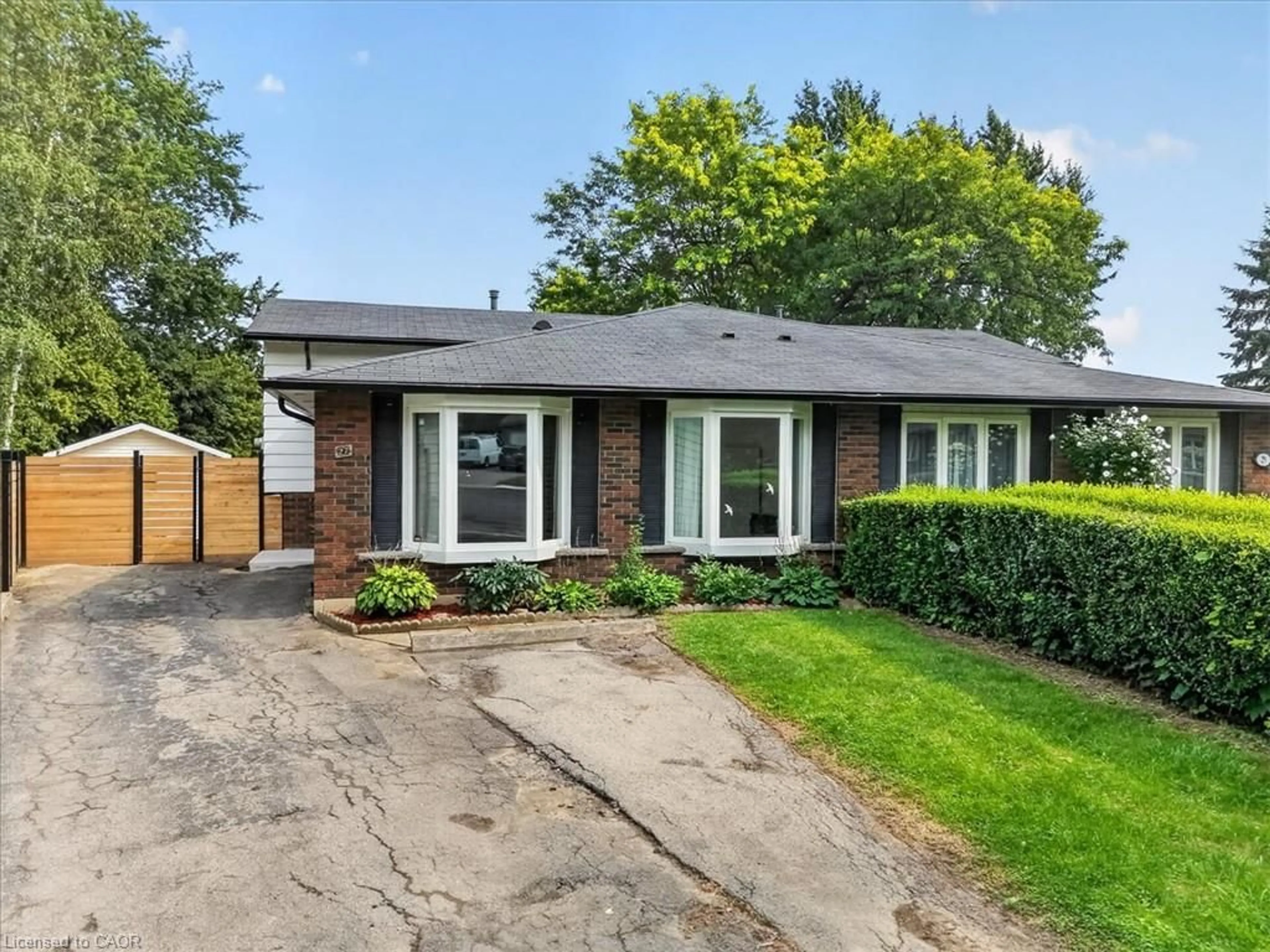 Home with brick exterior material, street for 27 Gretna Crt, Hamilton Ontario L9C 4V1