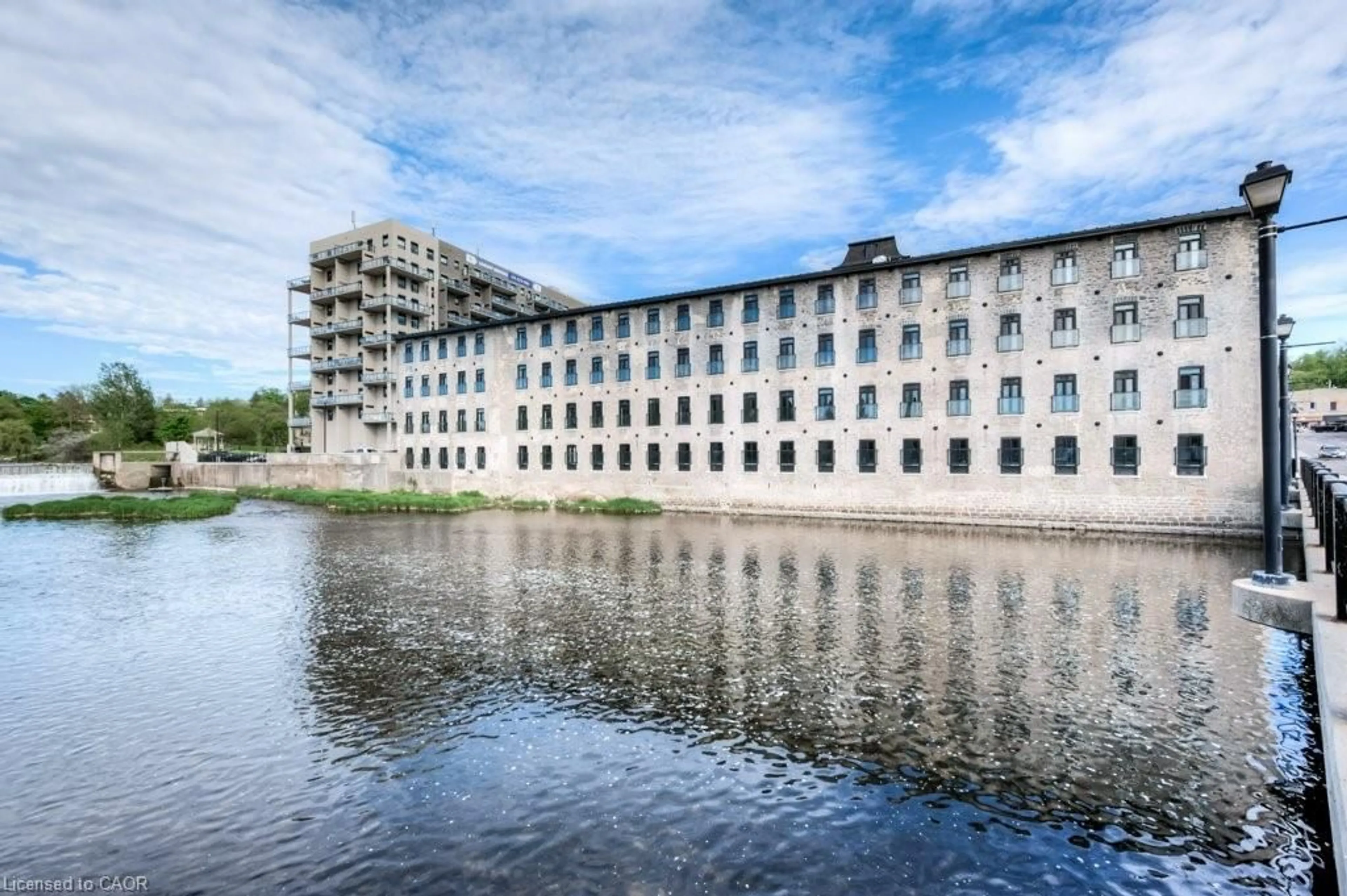 Blurry image for 19 Guelph Ave #405, Cambridge Ontario N3C 1A2