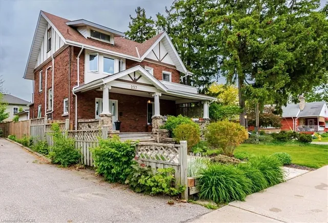 237 Norfolk St, Simcoe 2