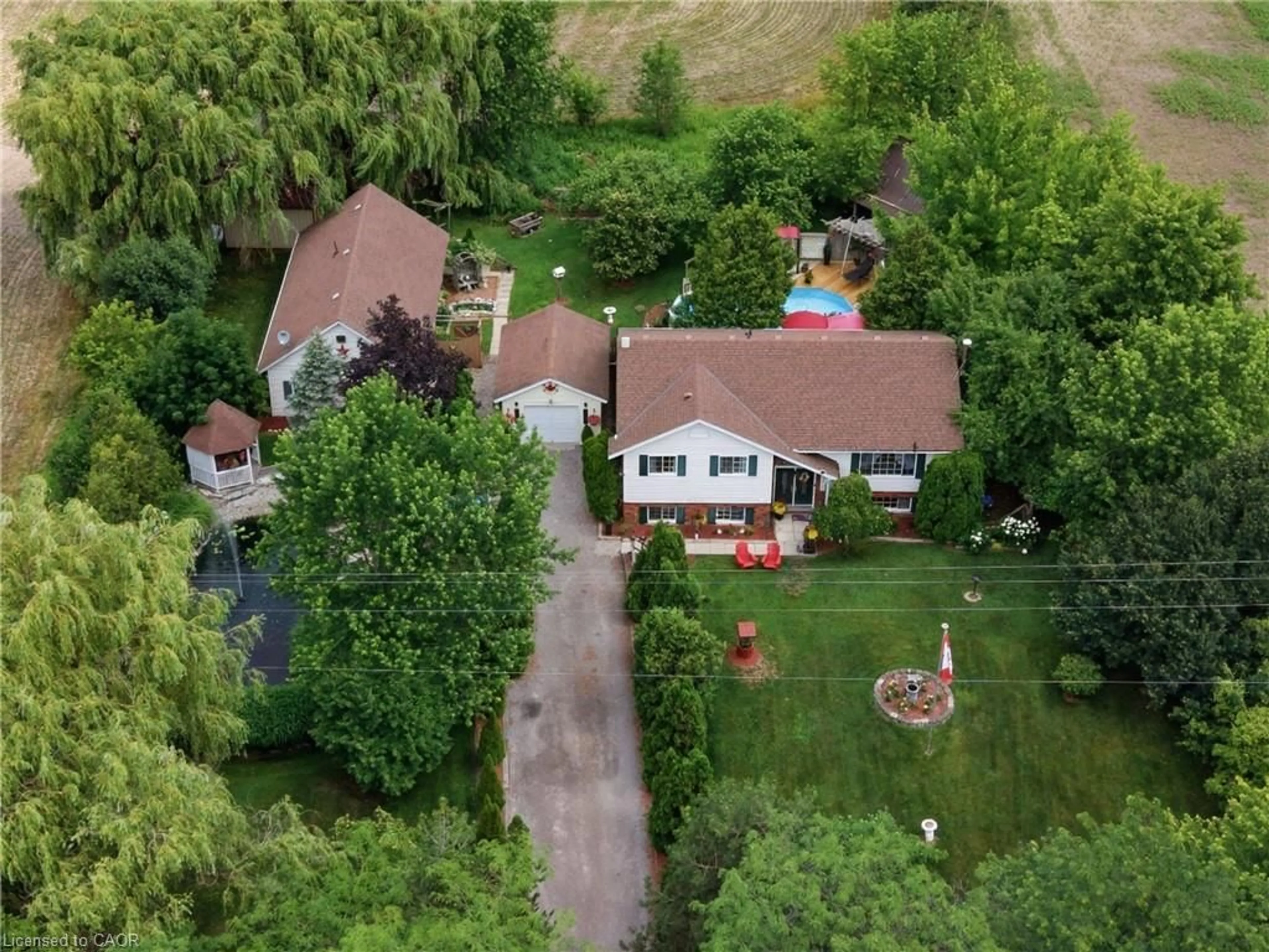 A pic from outside/outdoor area/front of a property/back of a property/a pic from drone, unknown for 7332 Canborough Rd, Dunnville Ontario N1A 2W1