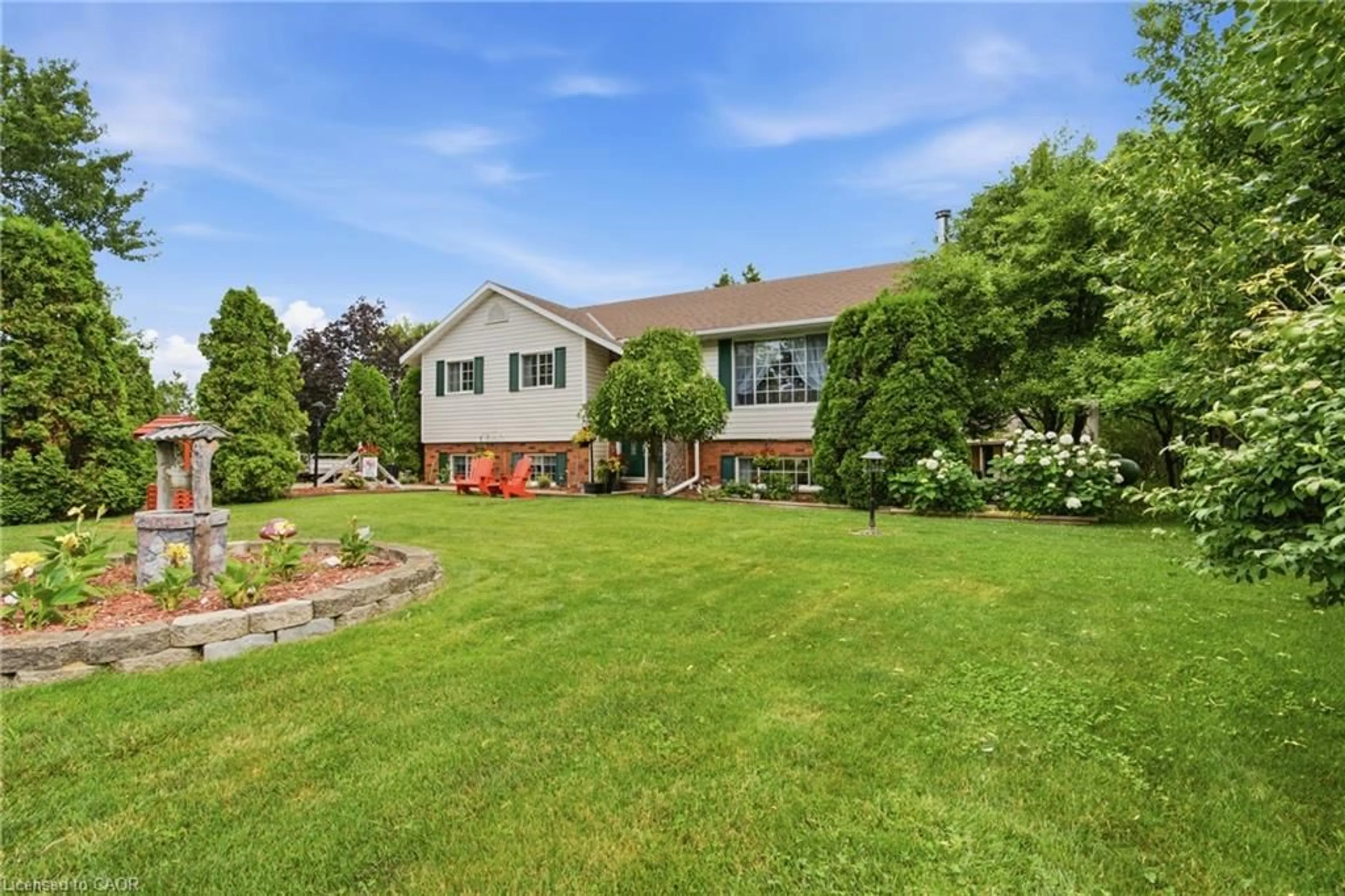 A pic from outside/outdoor area/front of a property/back of a property/a pic from drone, unknown for 7332 Canborough Rd, Dunnville Ontario N1A 2W1
