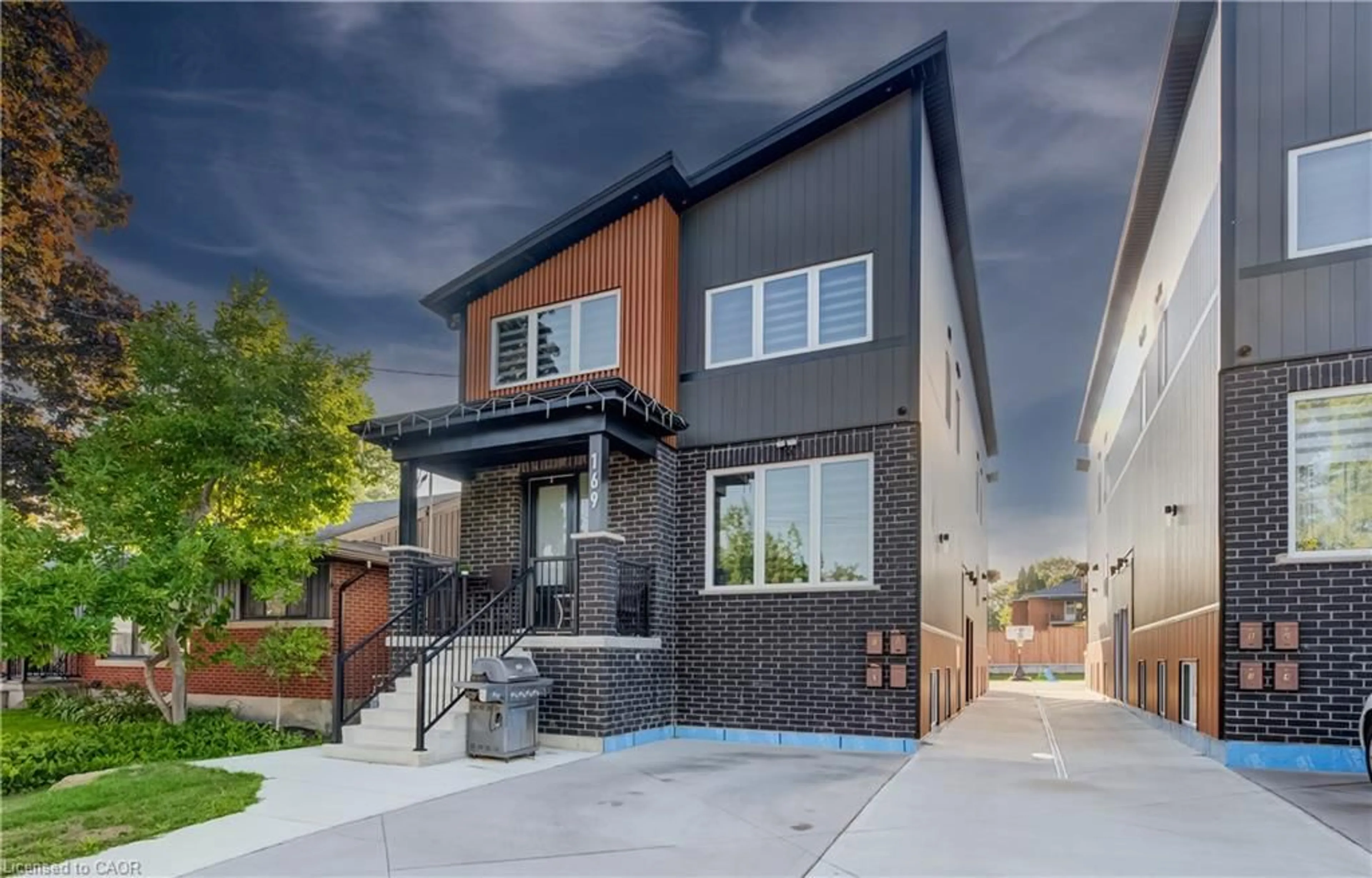 Home with brick exterior material, street for 169 Fifth Ave, Kitchener Ontario N2C 1P6