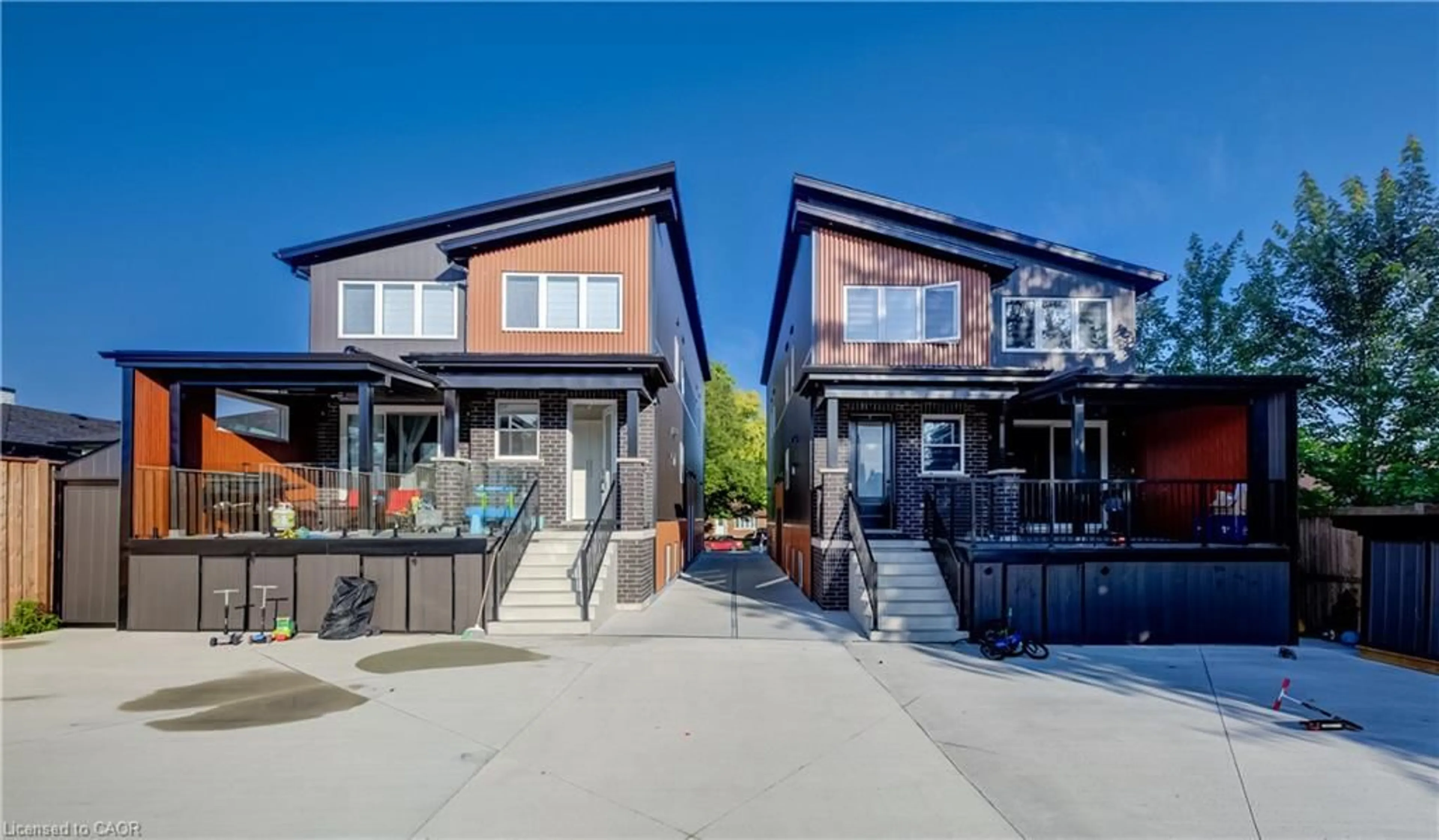 Home with brick exterior material, street for 169 Fifth Ave, Kitchener Ontario N2C 1P6