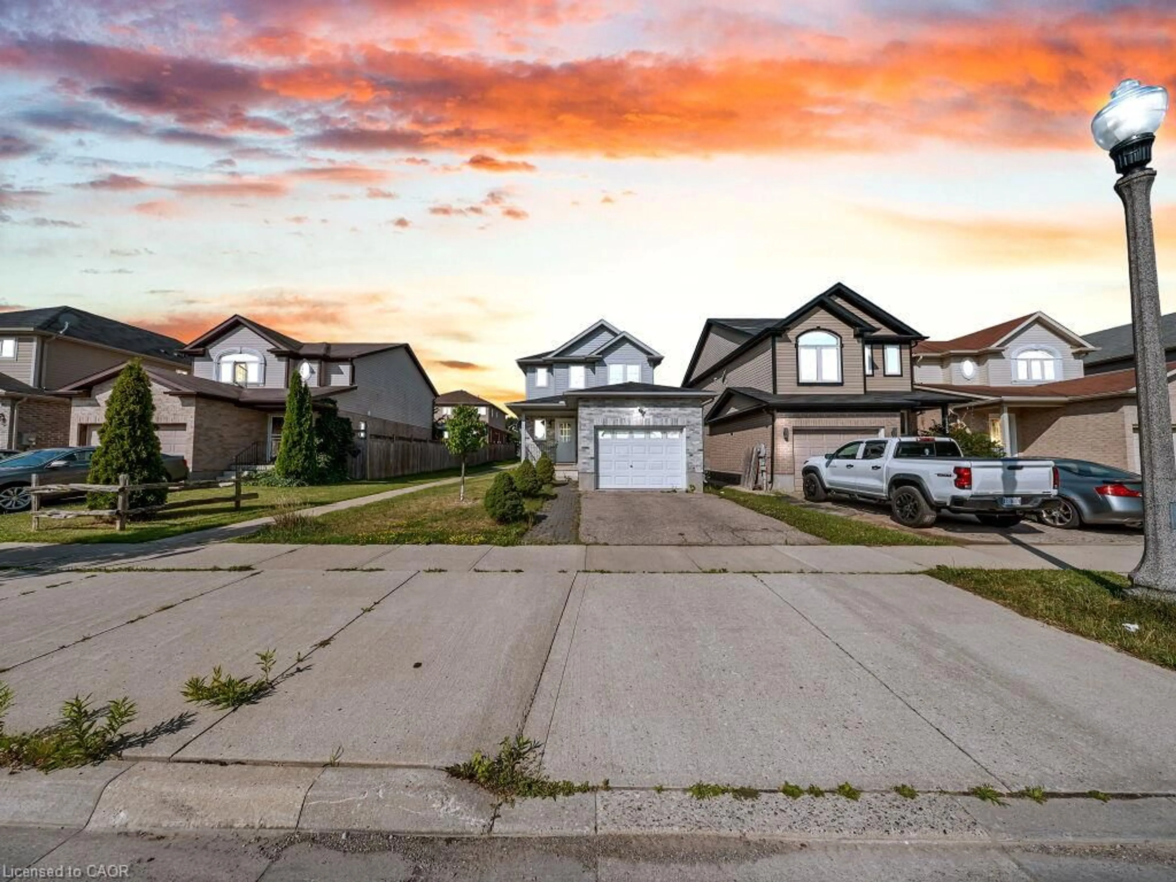 A pic from outside/outdoor area/front of a property/back of a property/a pic from drone, street for 1369 Old Zeller Dr, Kitchener Ontario N2A 0C6