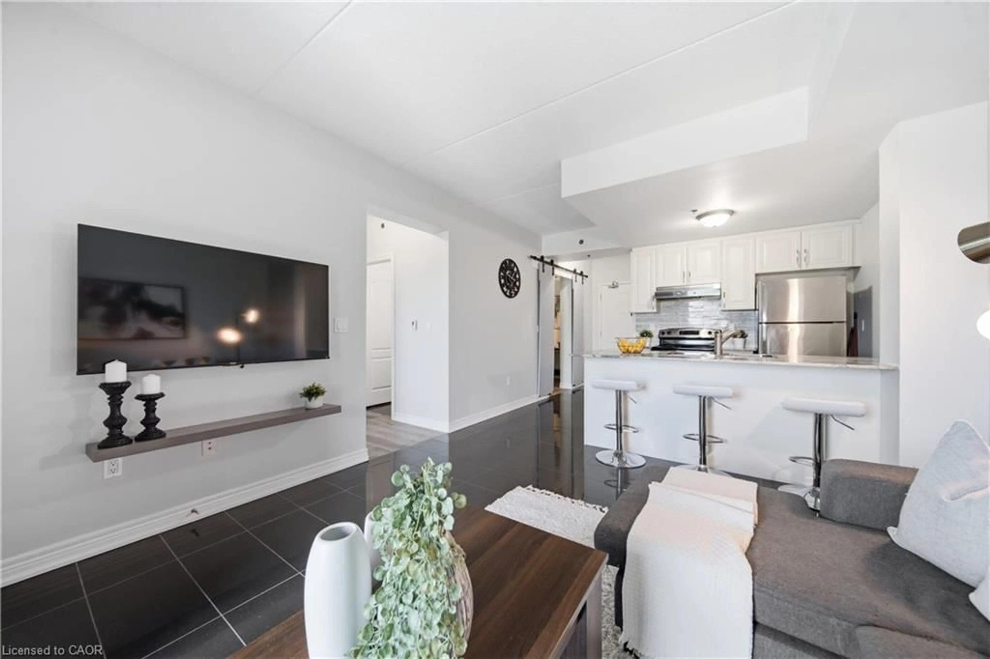 Open concept kitchen, unknown for 1421 Costigan Rd #506, Milton Ontario L9T 2N4