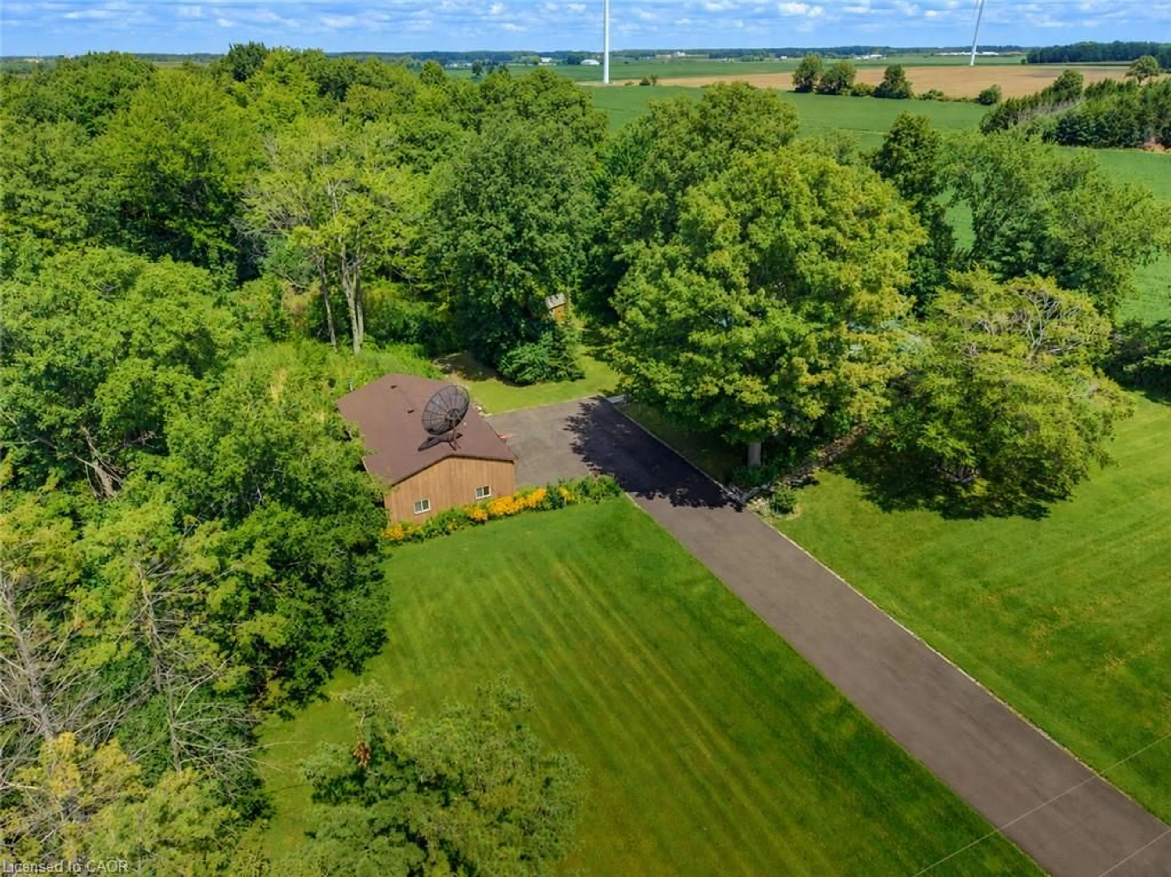 A pic from outside/outdoor area/front of a property/back of a property/a pic from drone, water/lake/river/ocean view for 1045 Concession 6 Rd, Jarvis Ontario N0A 1J0
