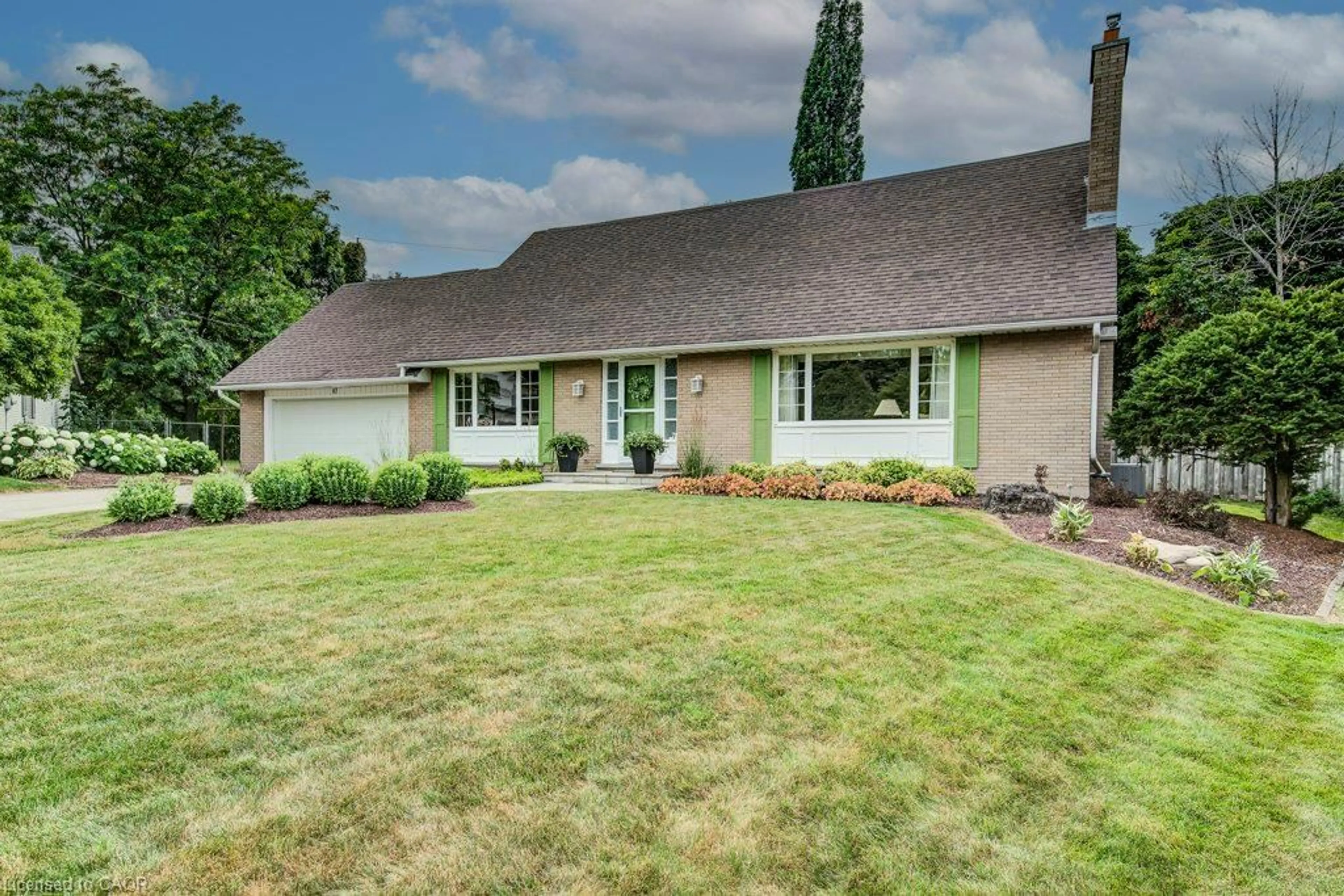 Home with vinyl exterior material, street for 97 Somerset Cres, Waterloo Ontario N2L 1N1