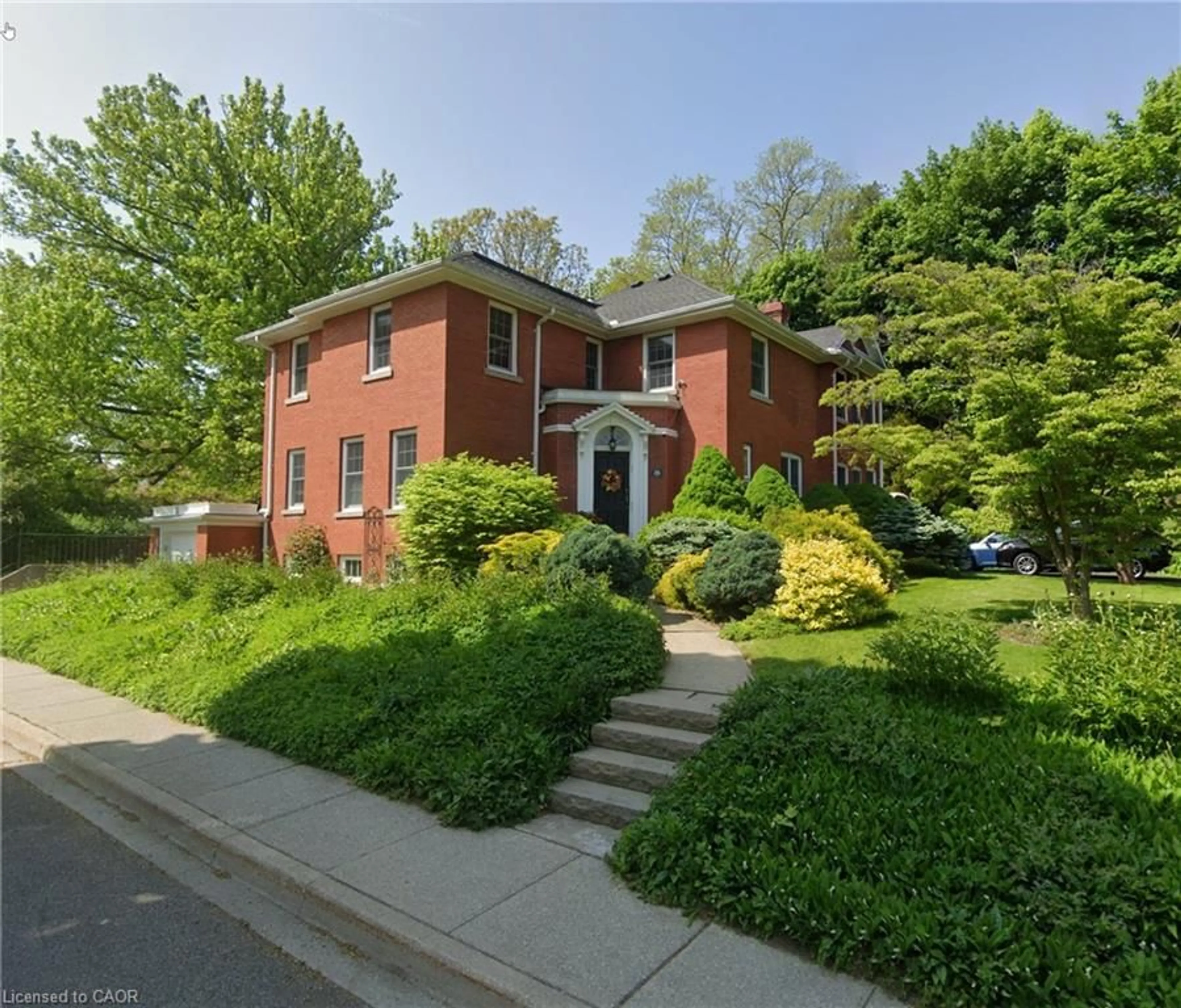 Home with brick exterior material, street for 286 Union St, Simcoe Ontario N3Y 2B8