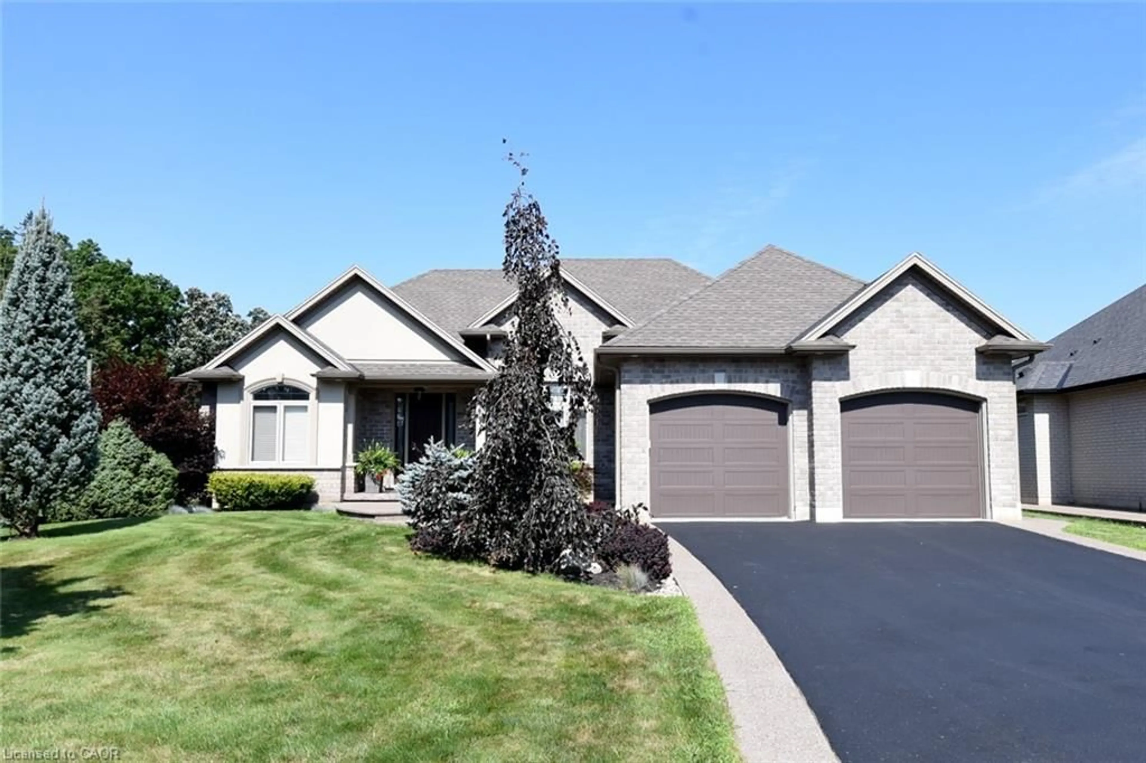 Home with vinyl exterior material, street for 1 Ellington Pl, Brantford Ontario N3T 5L7